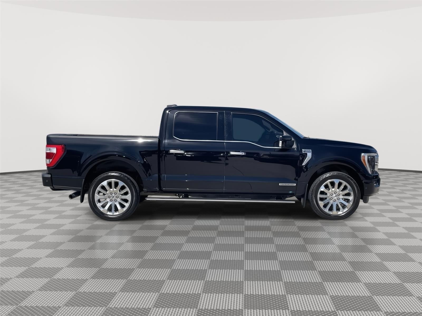 Vehicle photo 6