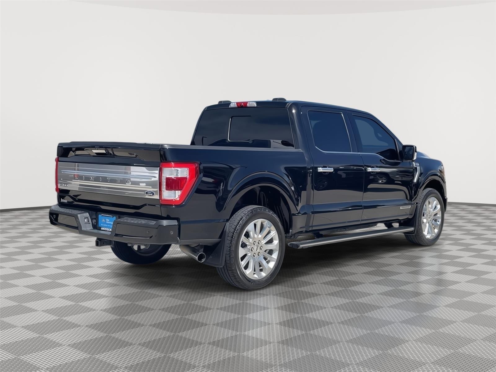 Vehicle photo 7