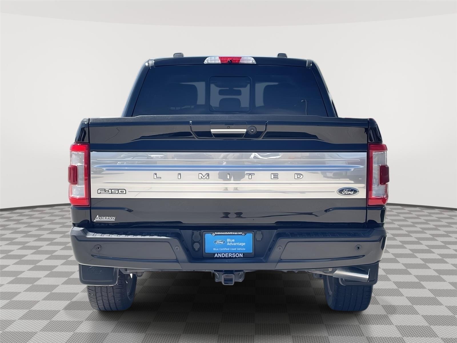 Vehicle photo 8