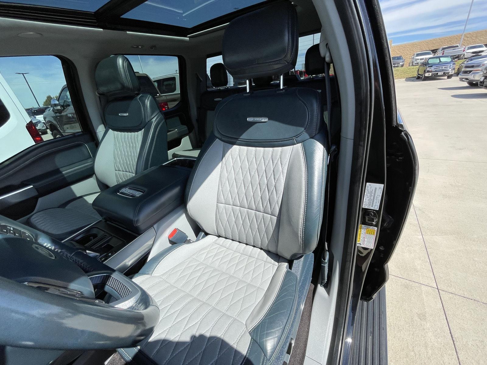 Vehicle photo 18