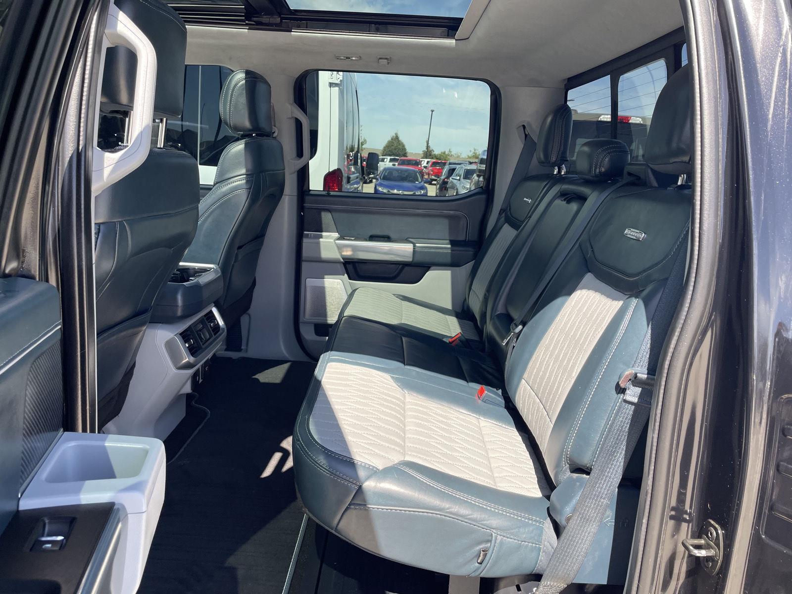 Vehicle photo 20