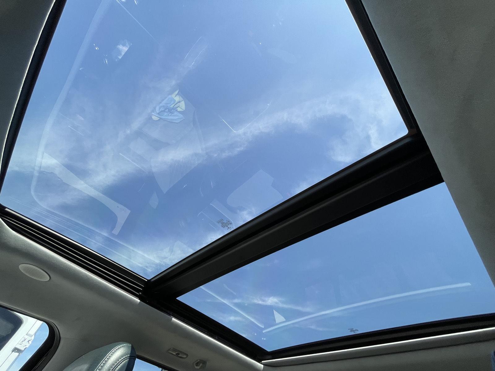 Vehicle photo 23