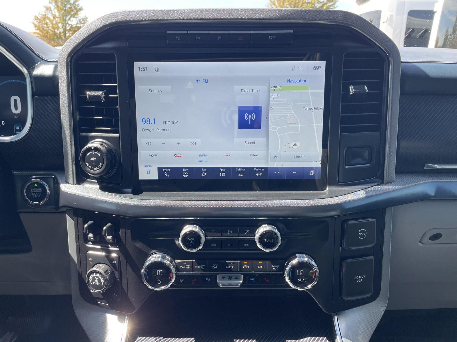 Vehicle photo 24