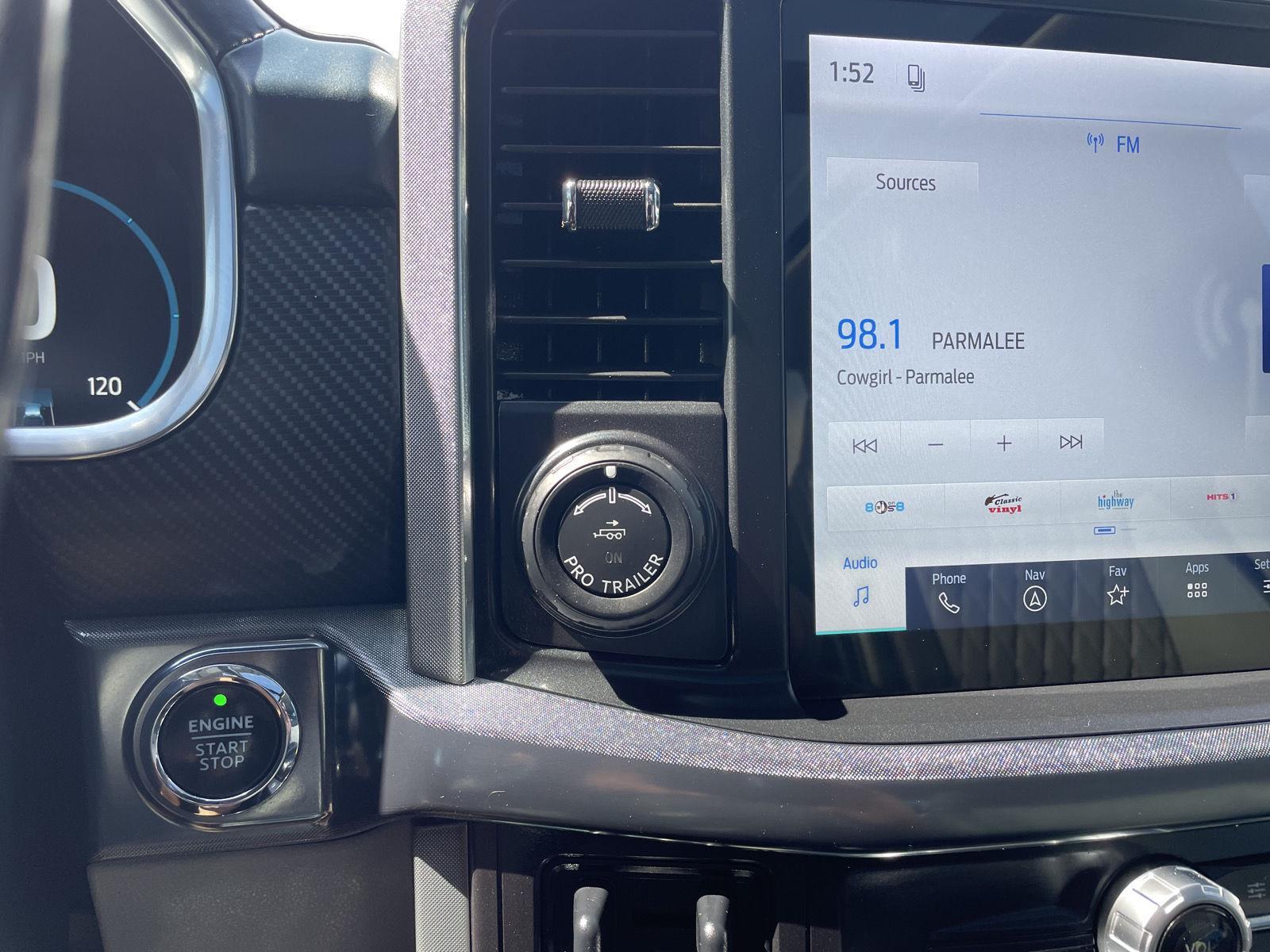 Vehicle photo 34