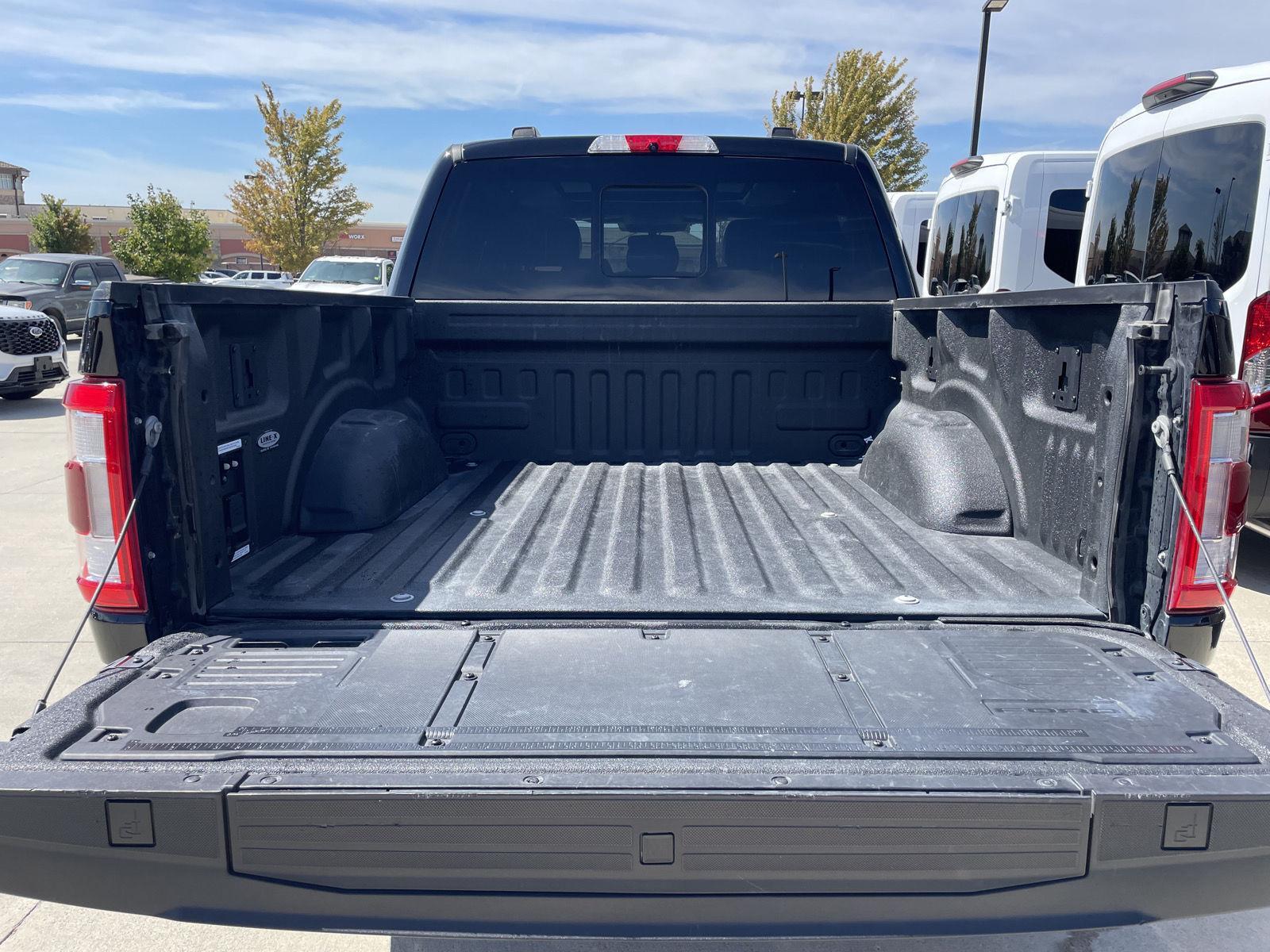 Vehicle photo 44