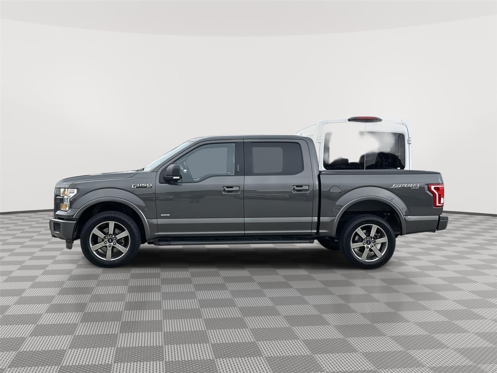 Vehicle photo 2
