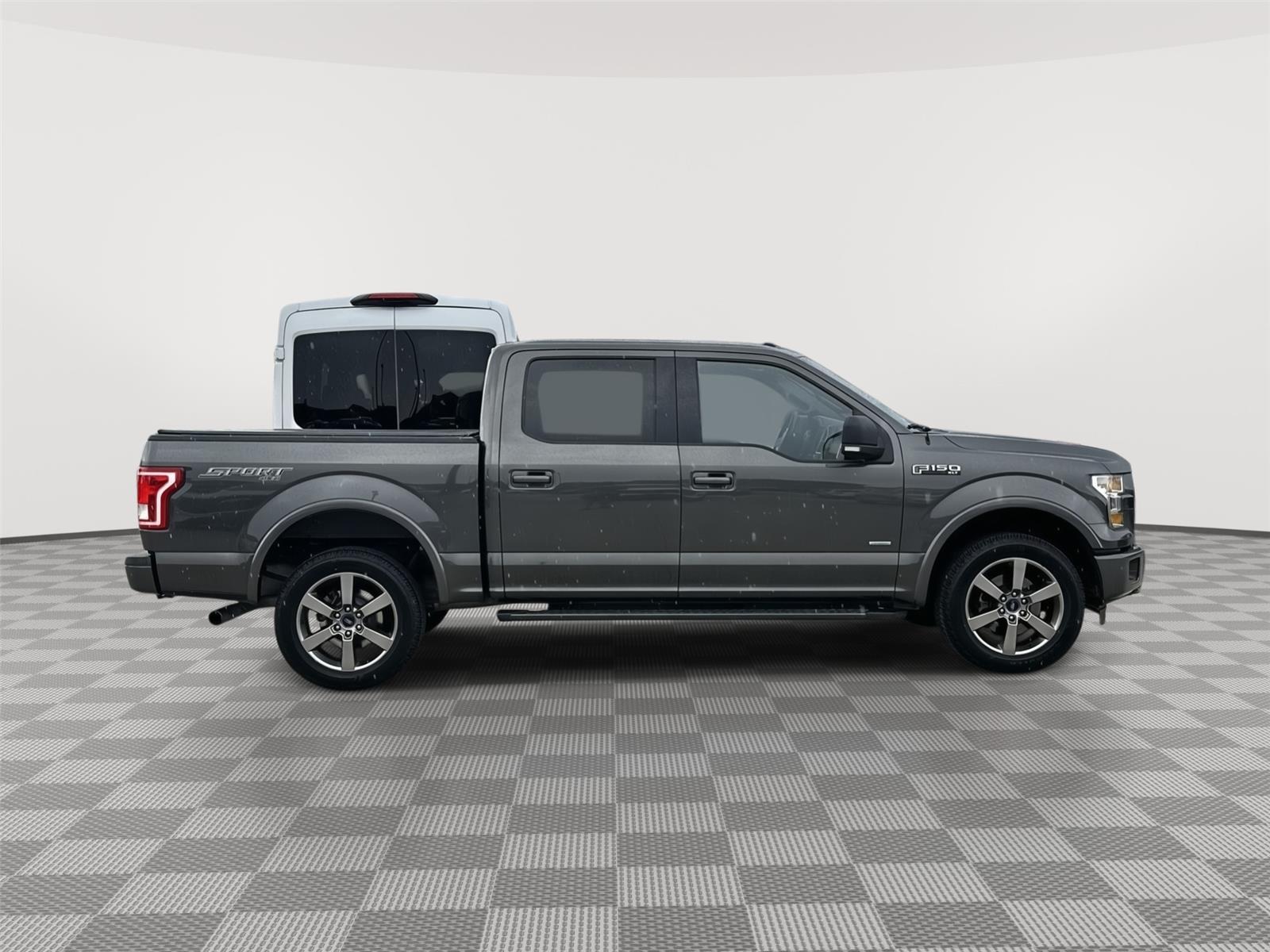Vehicle photo 6