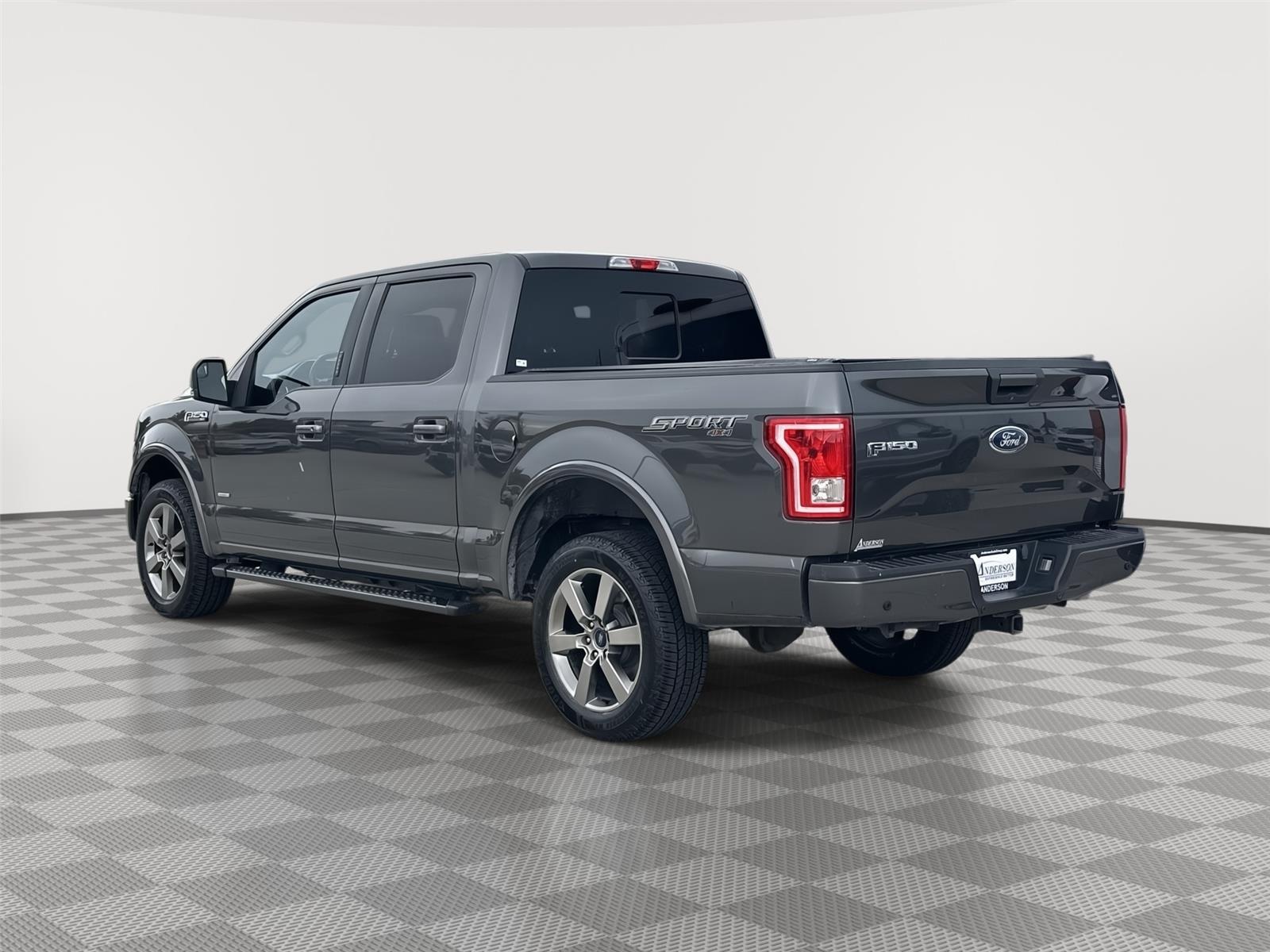 Vehicle photo 9