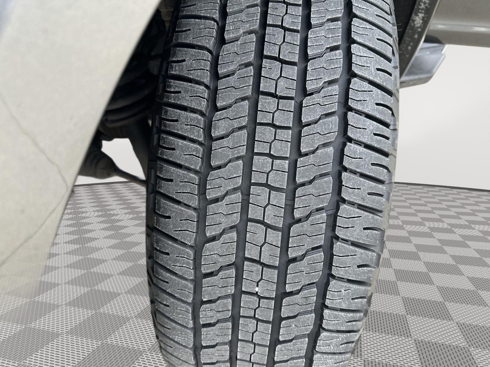 Vehicle photo 11
