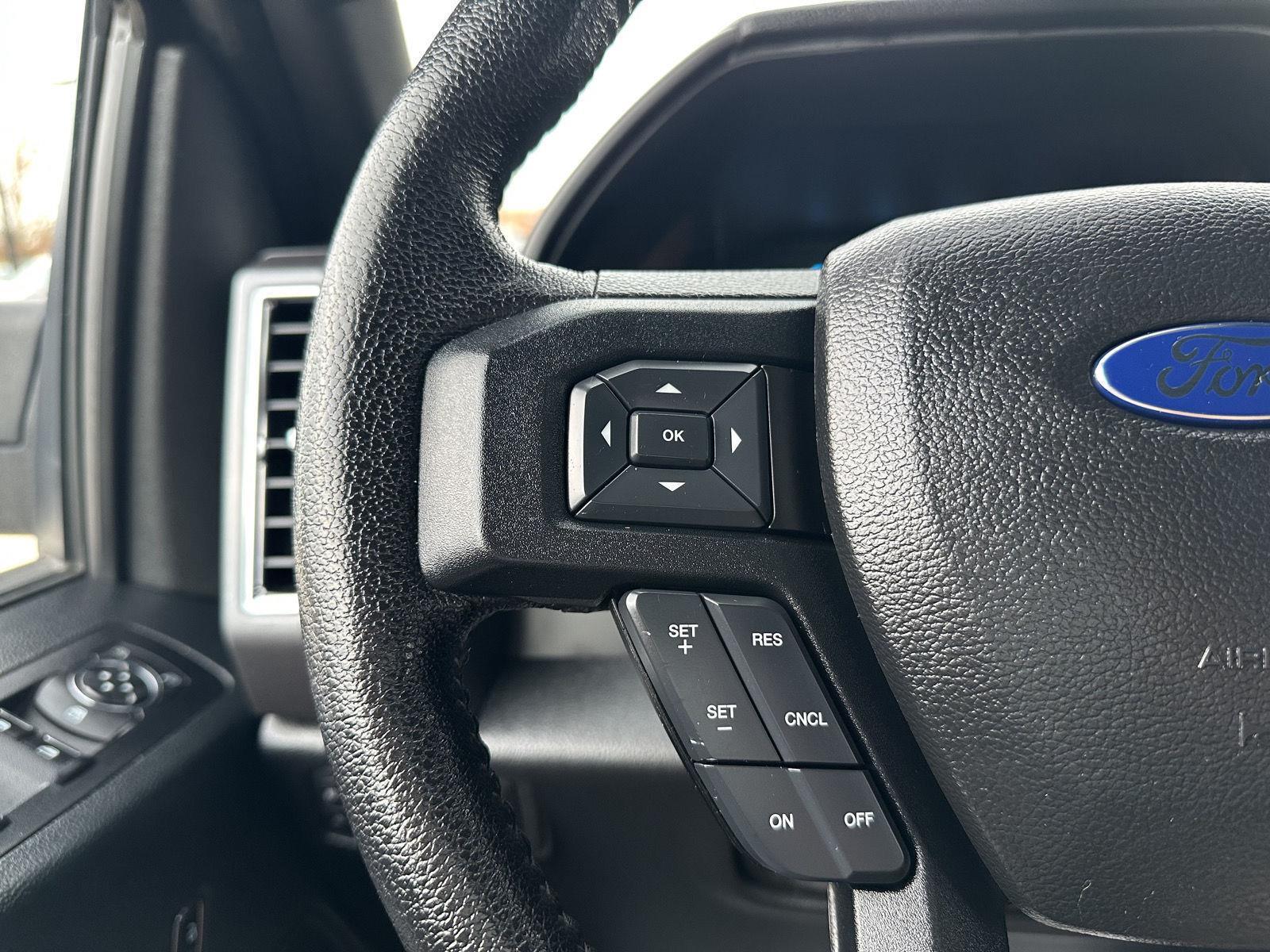 Vehicle photo 13