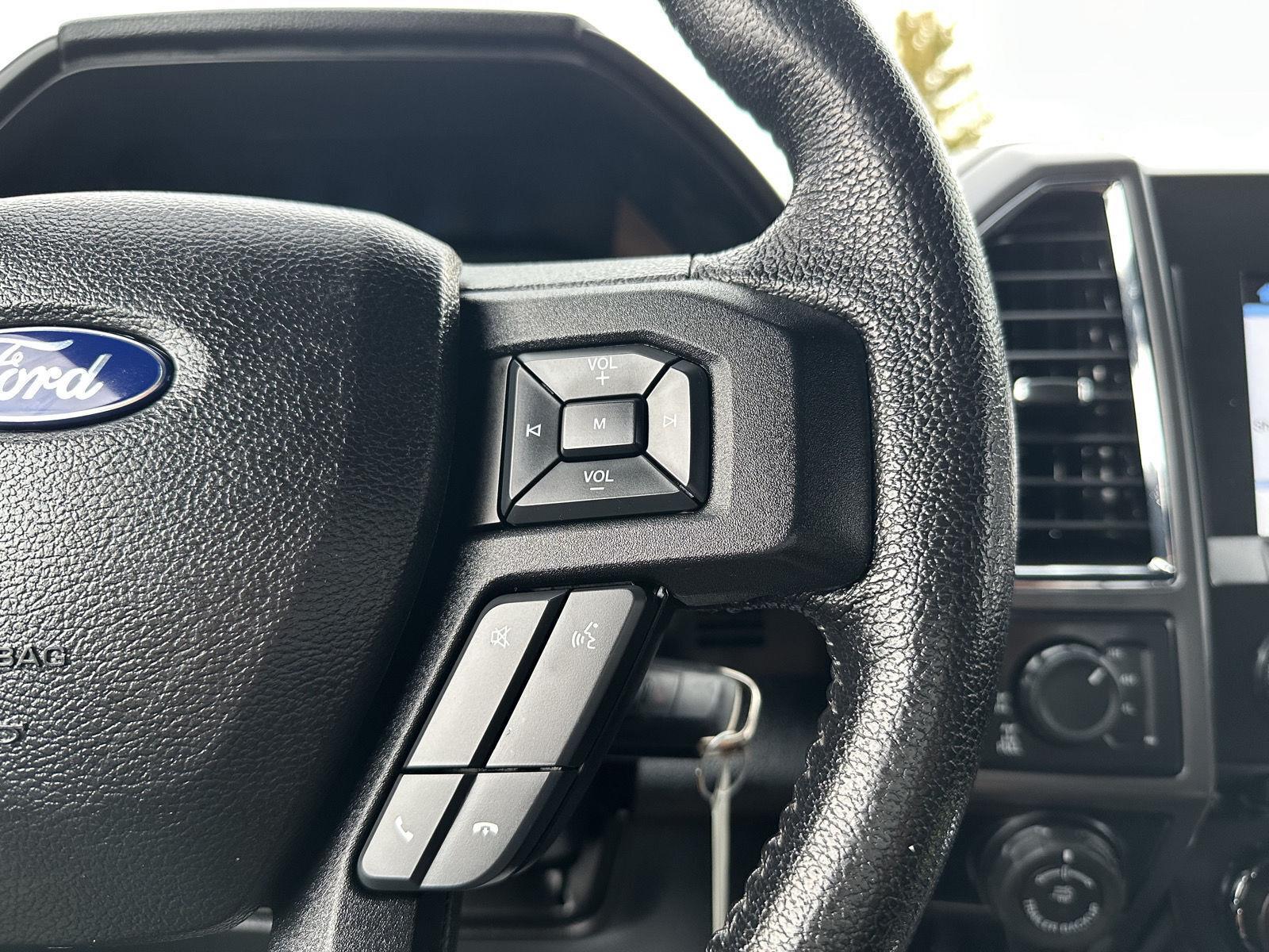 Vehicle photo 14