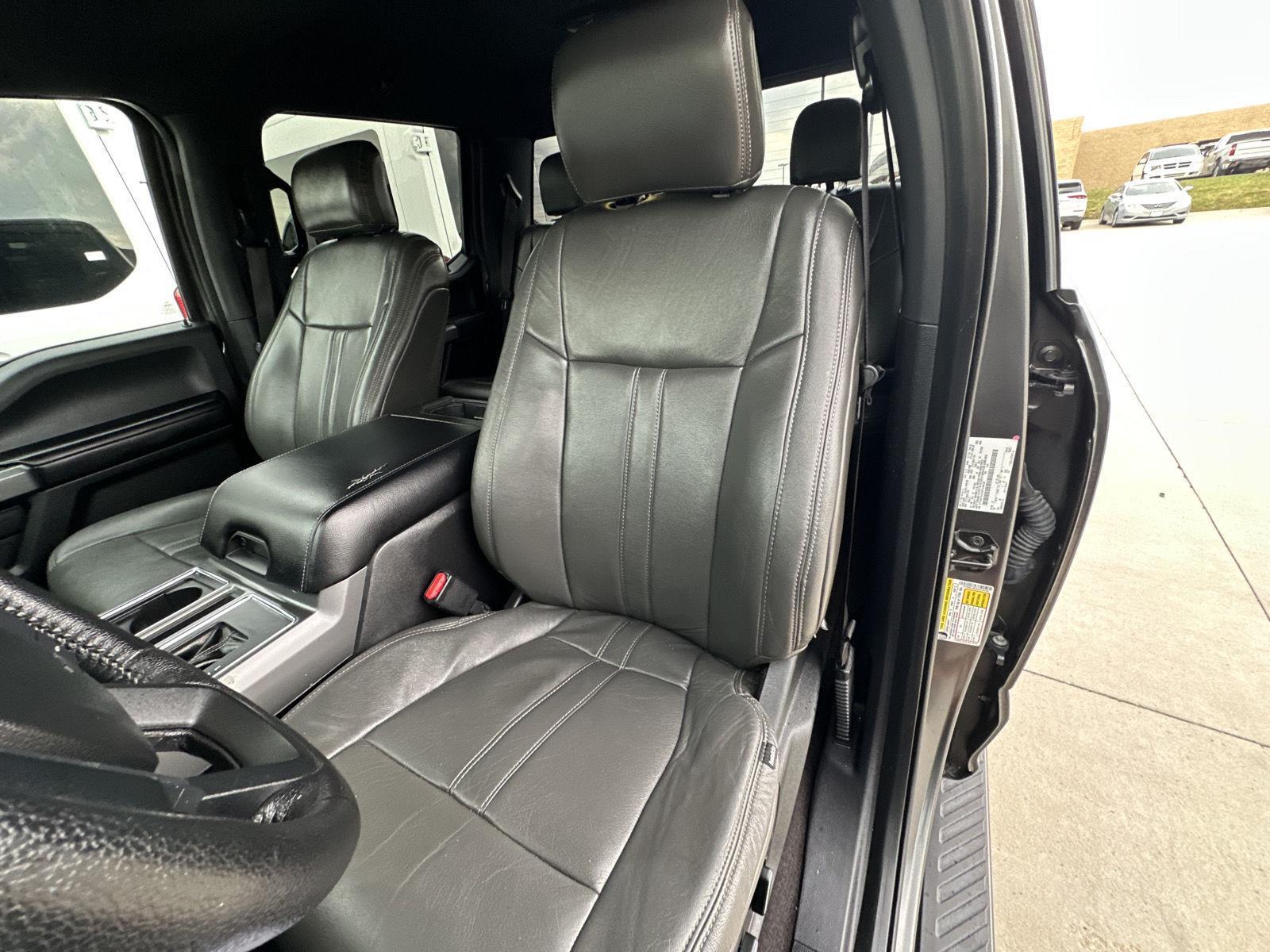 Vehicle photo 18