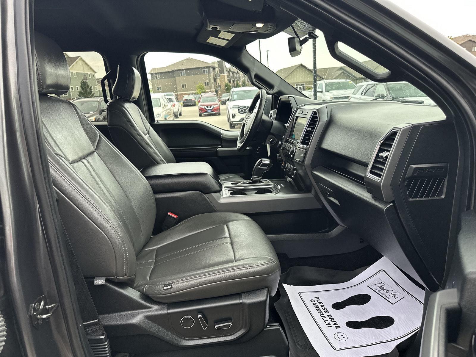 Vehicle photo 19