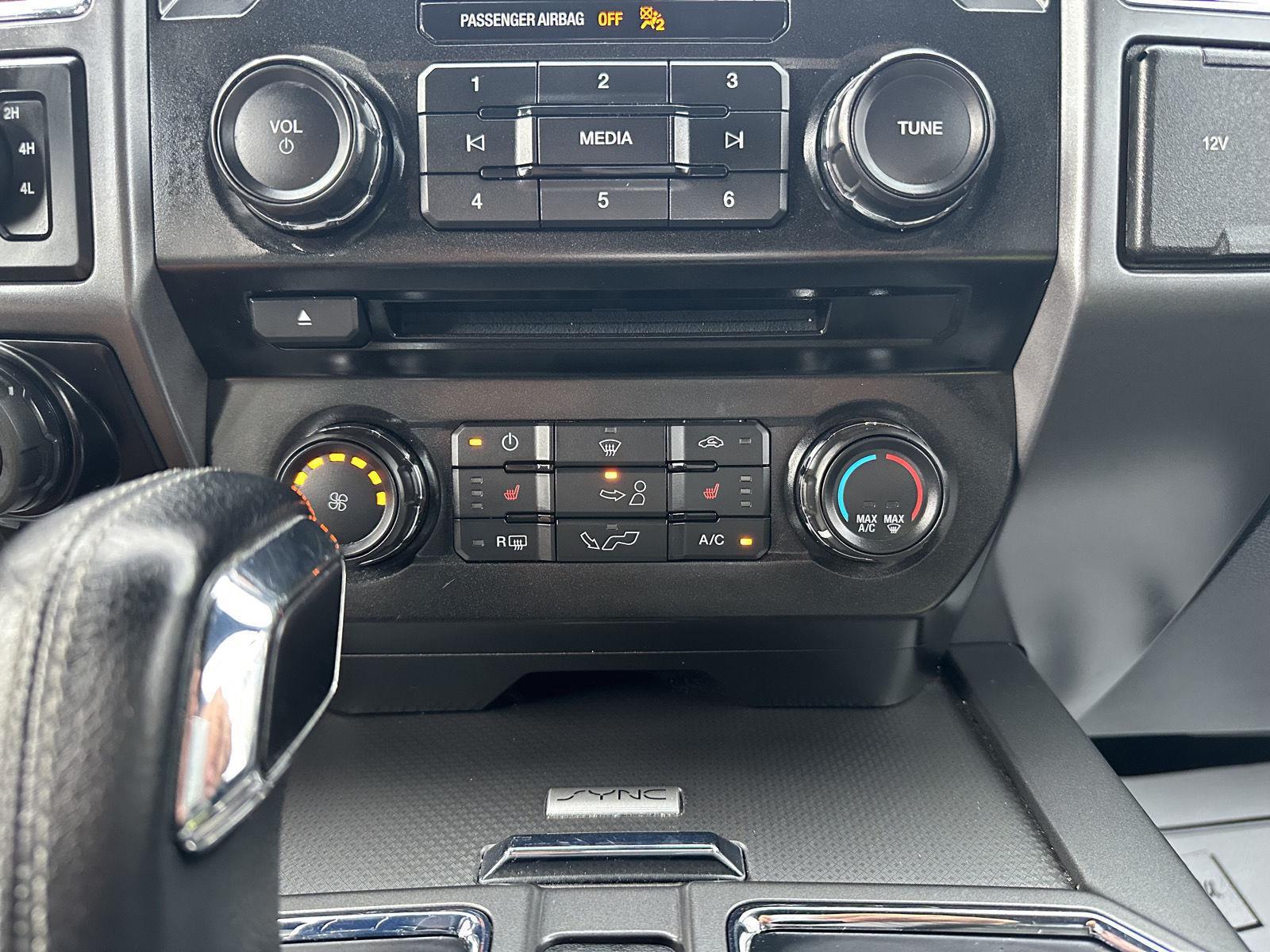 Vehicle photo 25