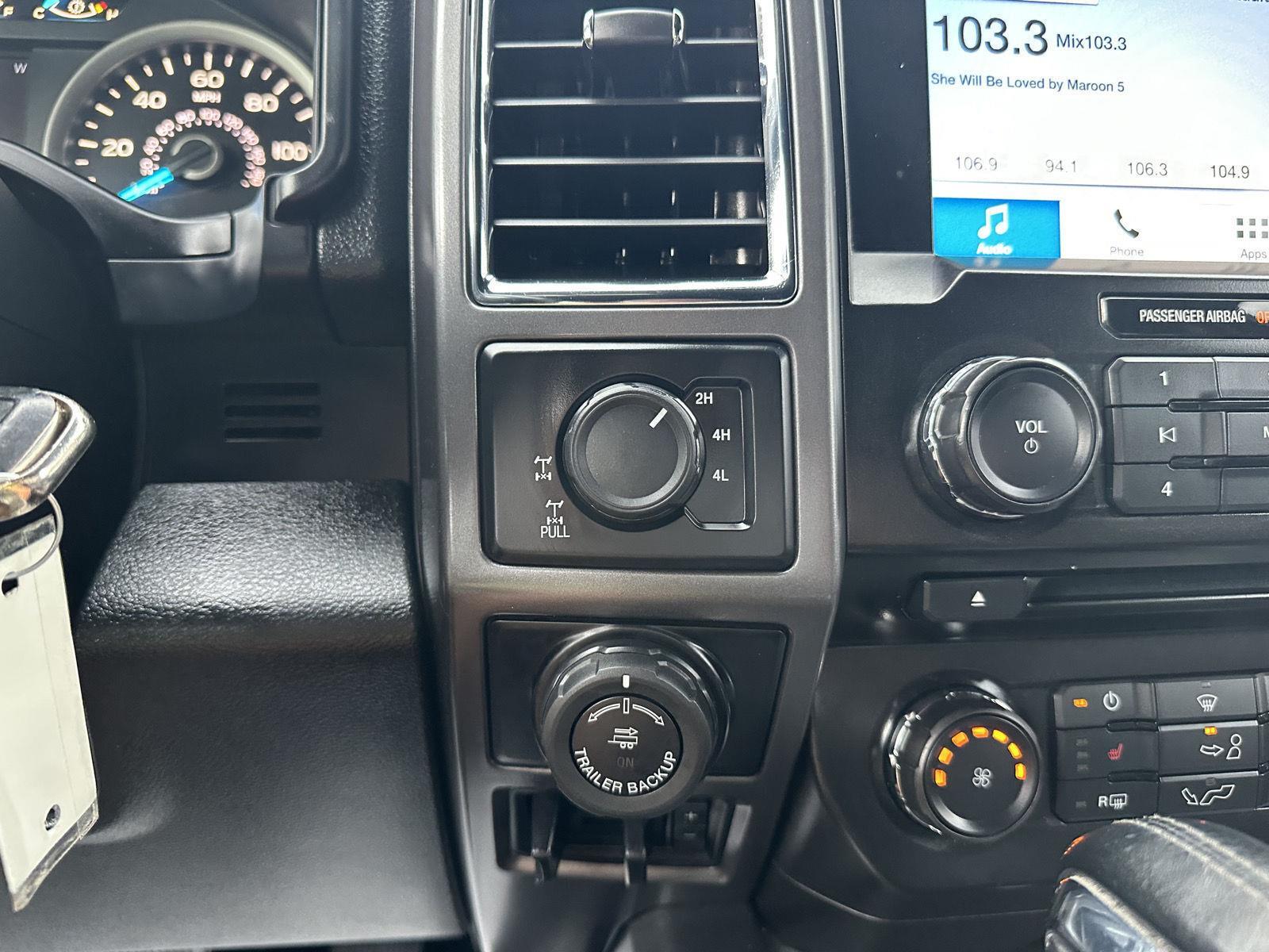 Vehicle photo 28