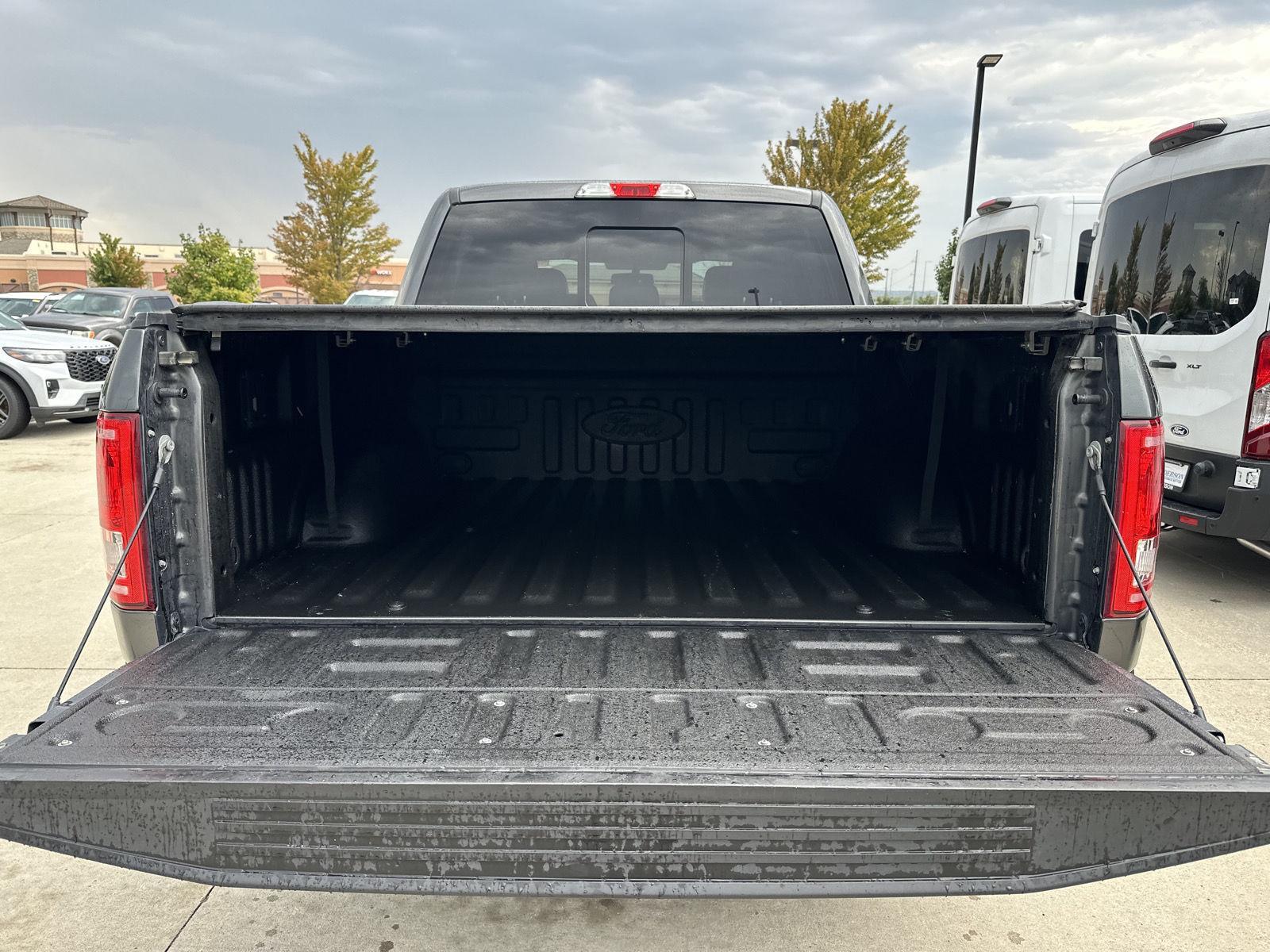 Vehicle photo 37