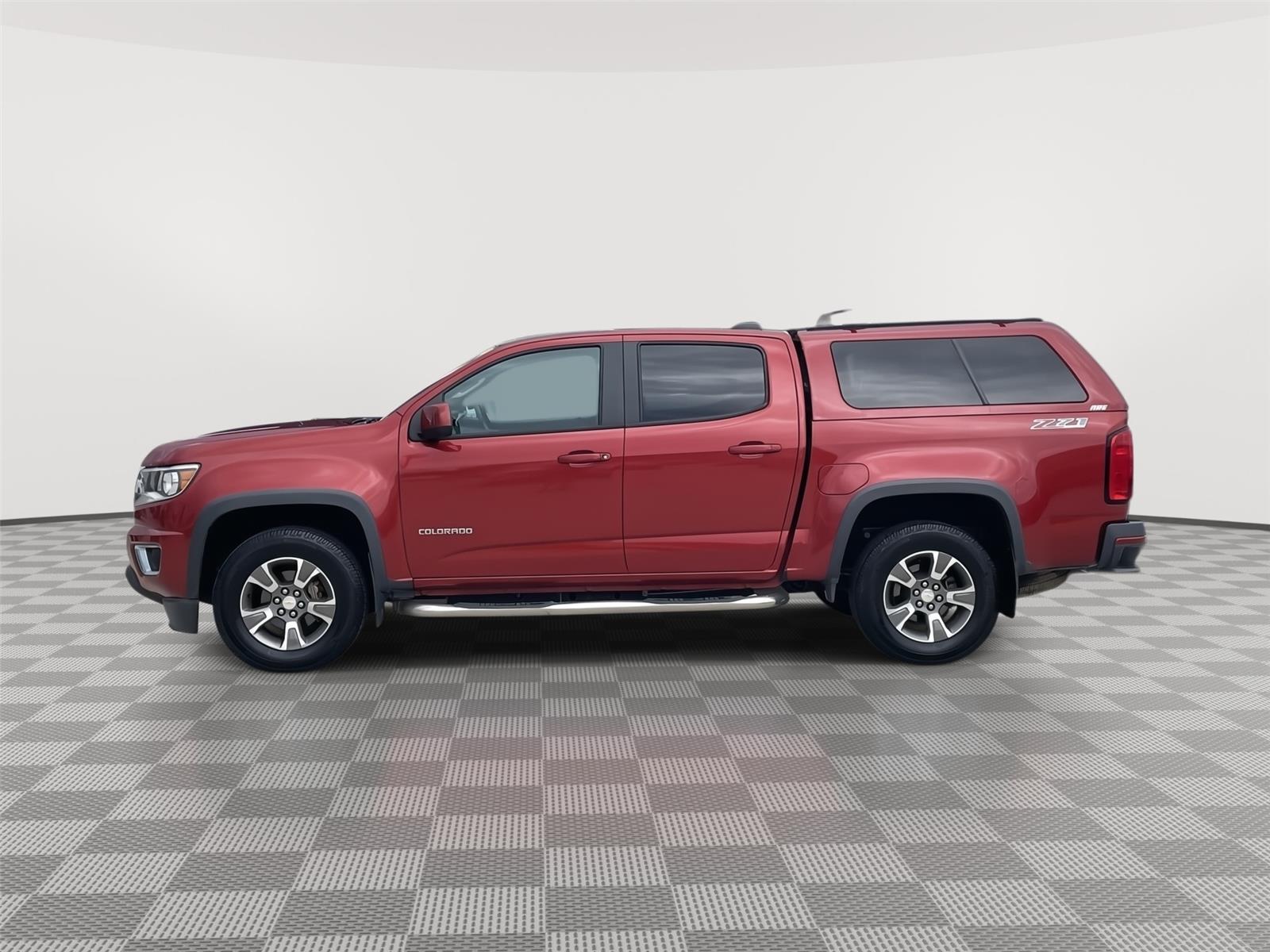 Vehicle photo 2