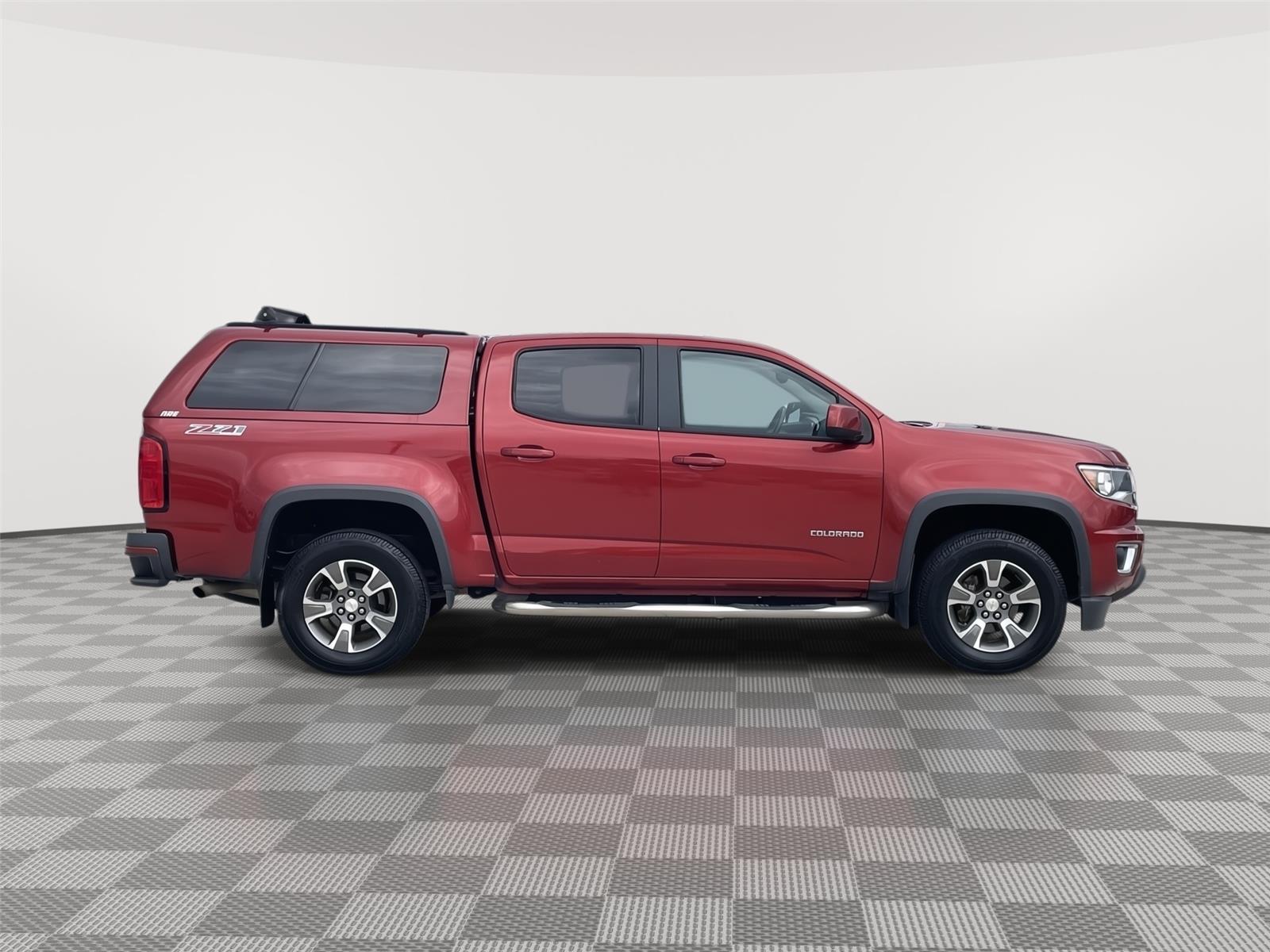 Vehicle photo 6
