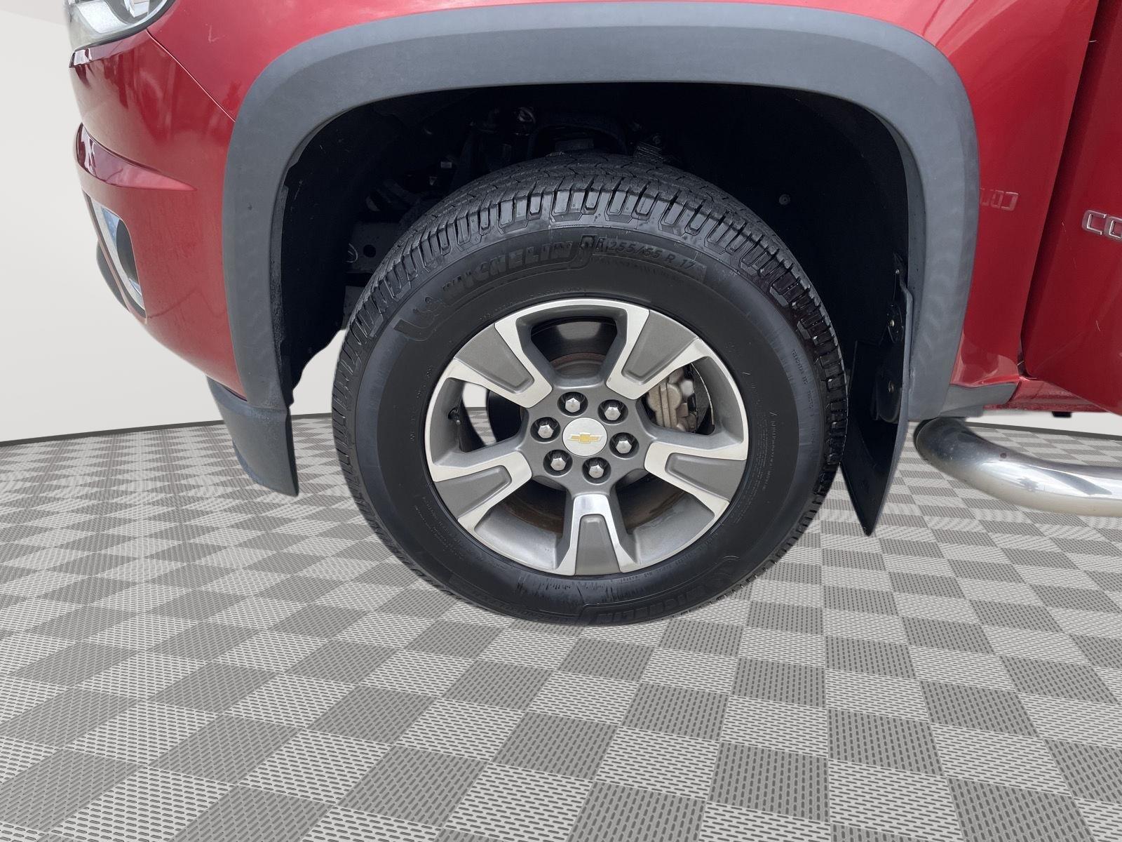 Vehicle photo 10