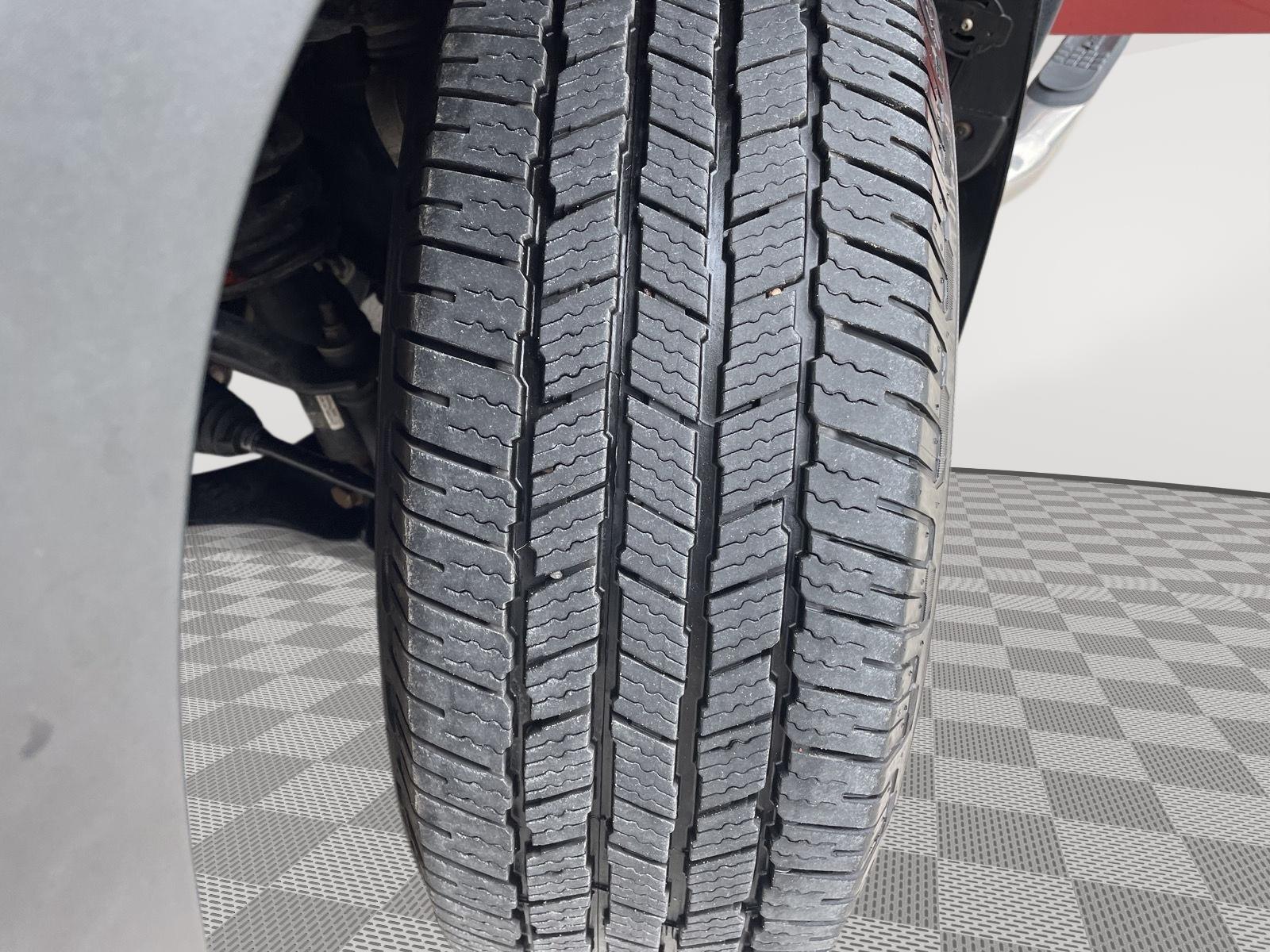 Vehicle photo 11