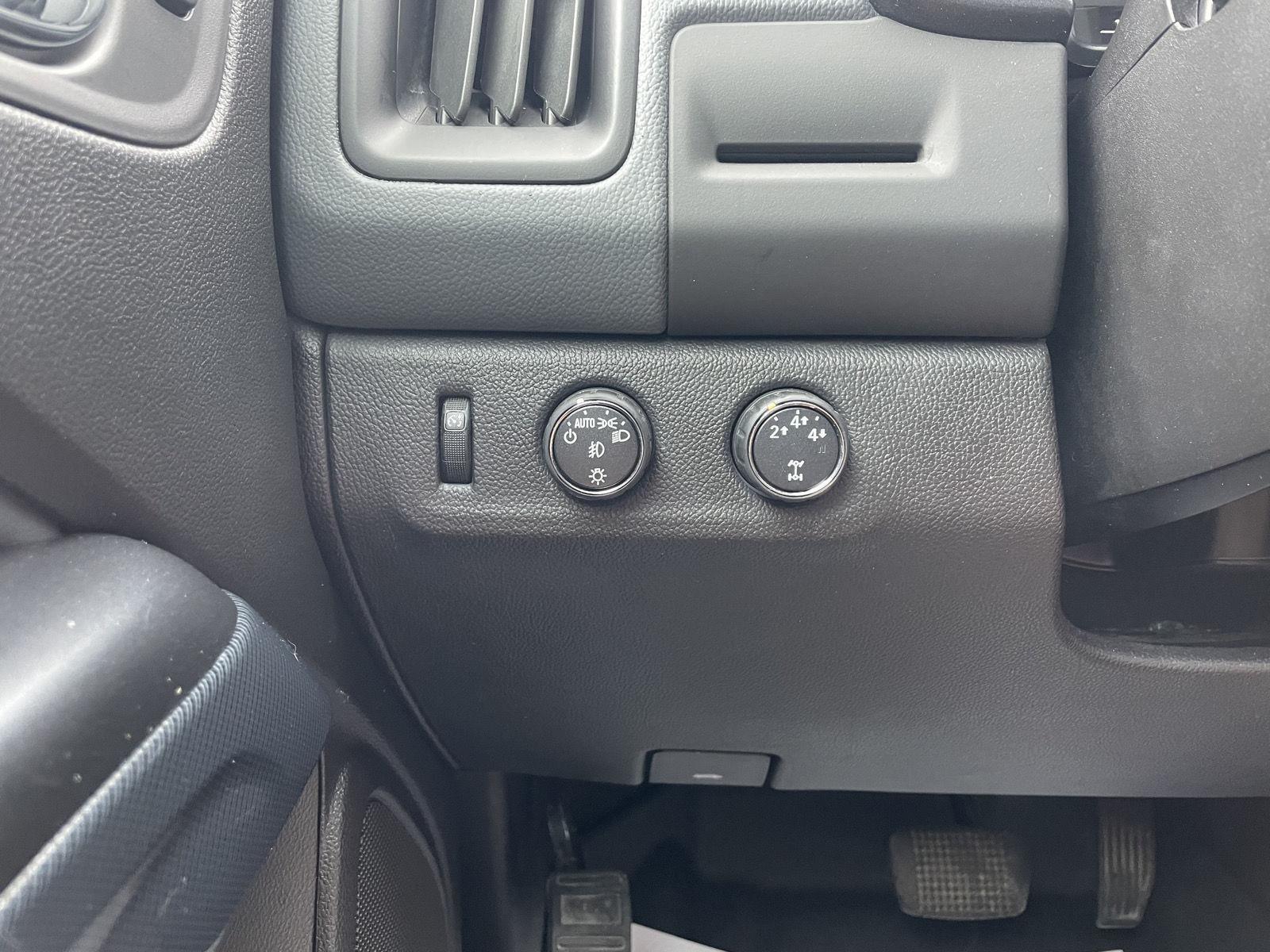 Vehicle photo 16