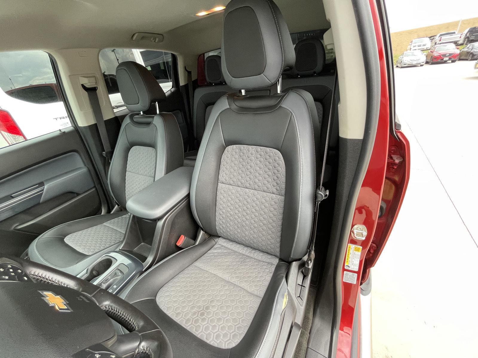 Vehicle photo 18