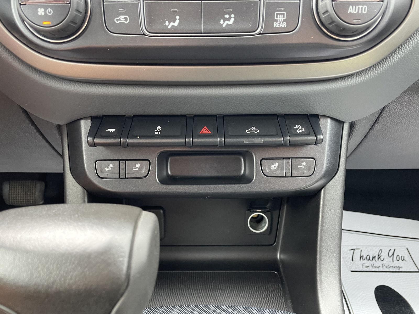 Vehicle photo 26
