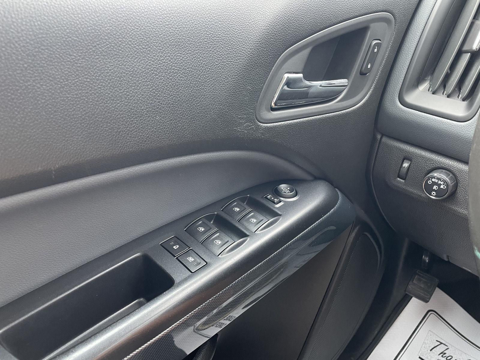 Vehicle photo 29