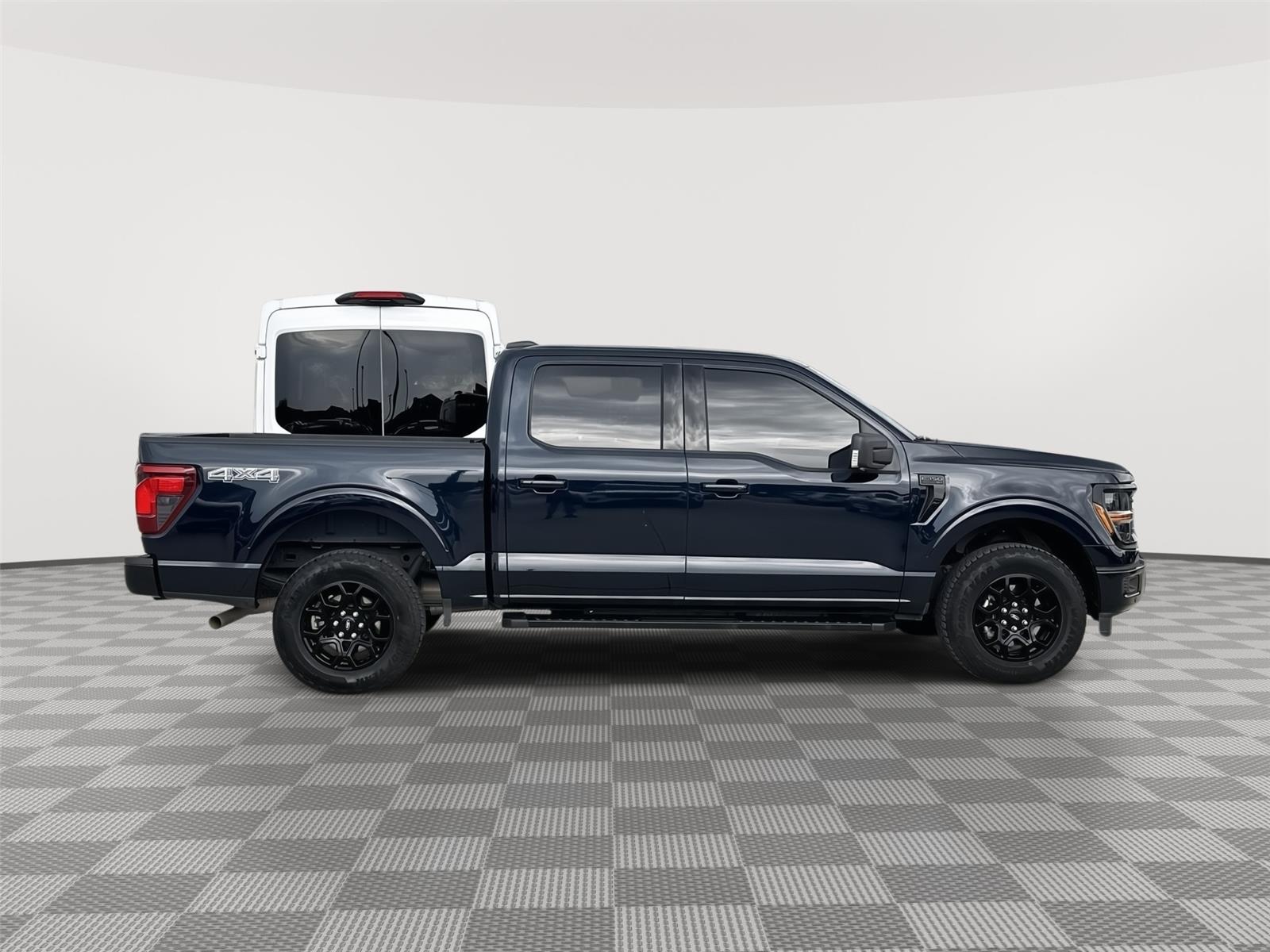 Vehicle photo 6