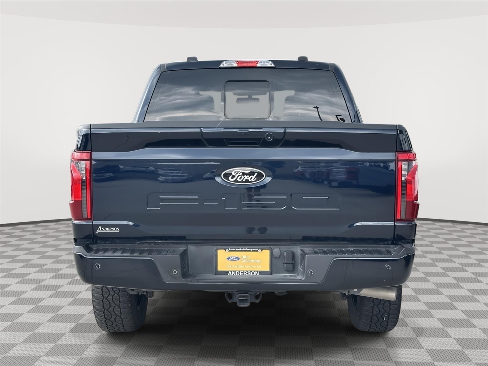 Vehicle photo 8