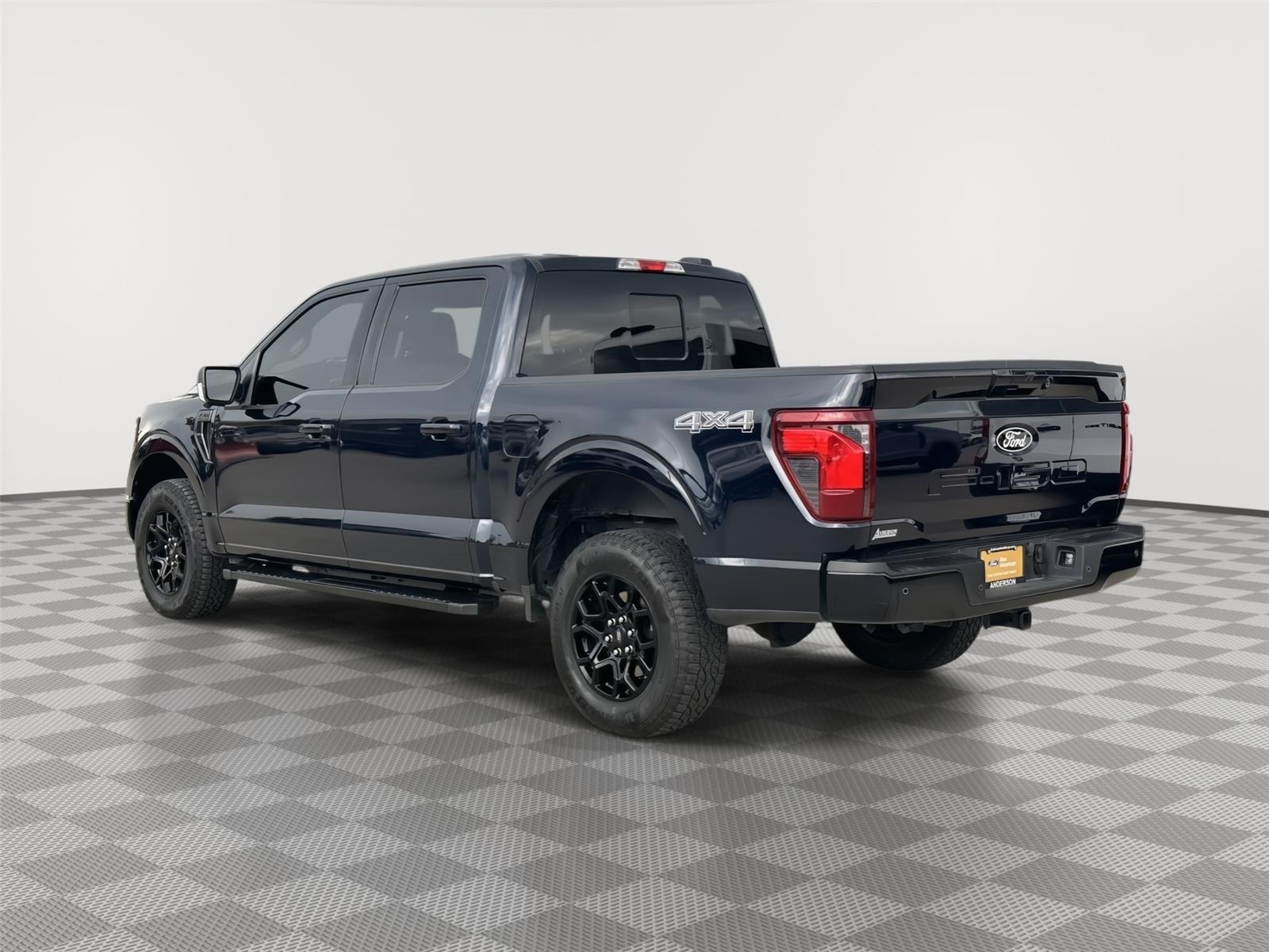 Vehicle photo 9