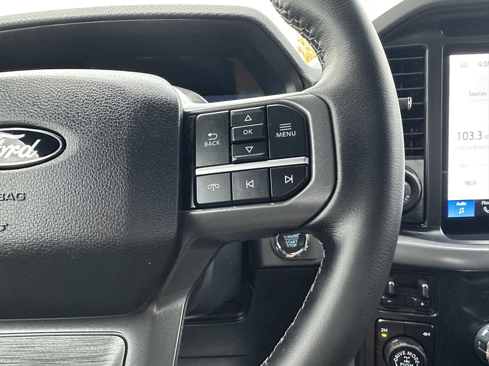 Vehicle photo 14