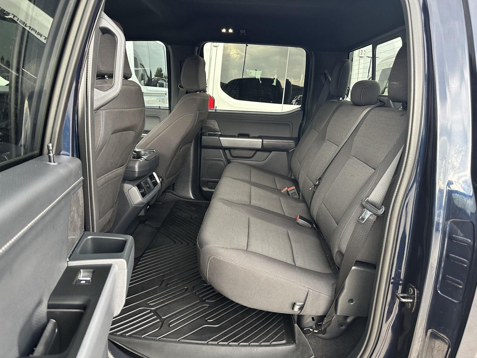 Vehicle photo 20