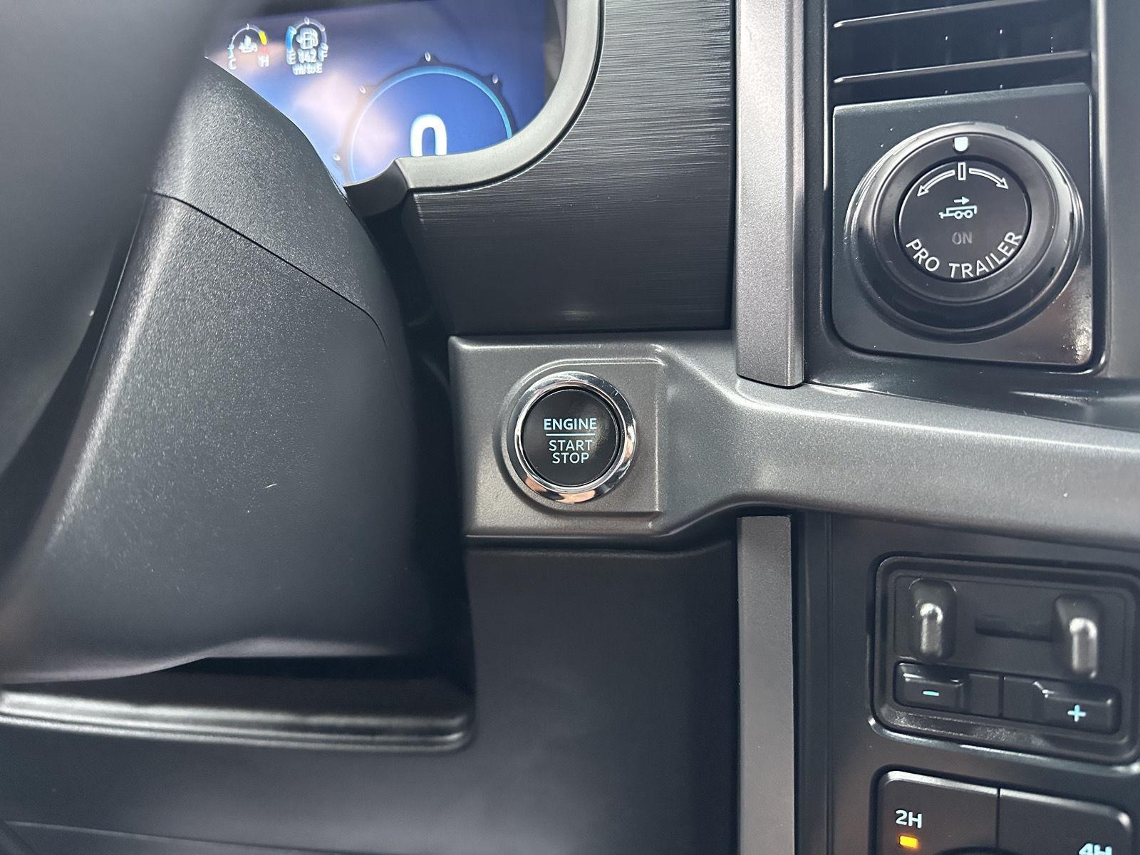 Vehicle photo 26