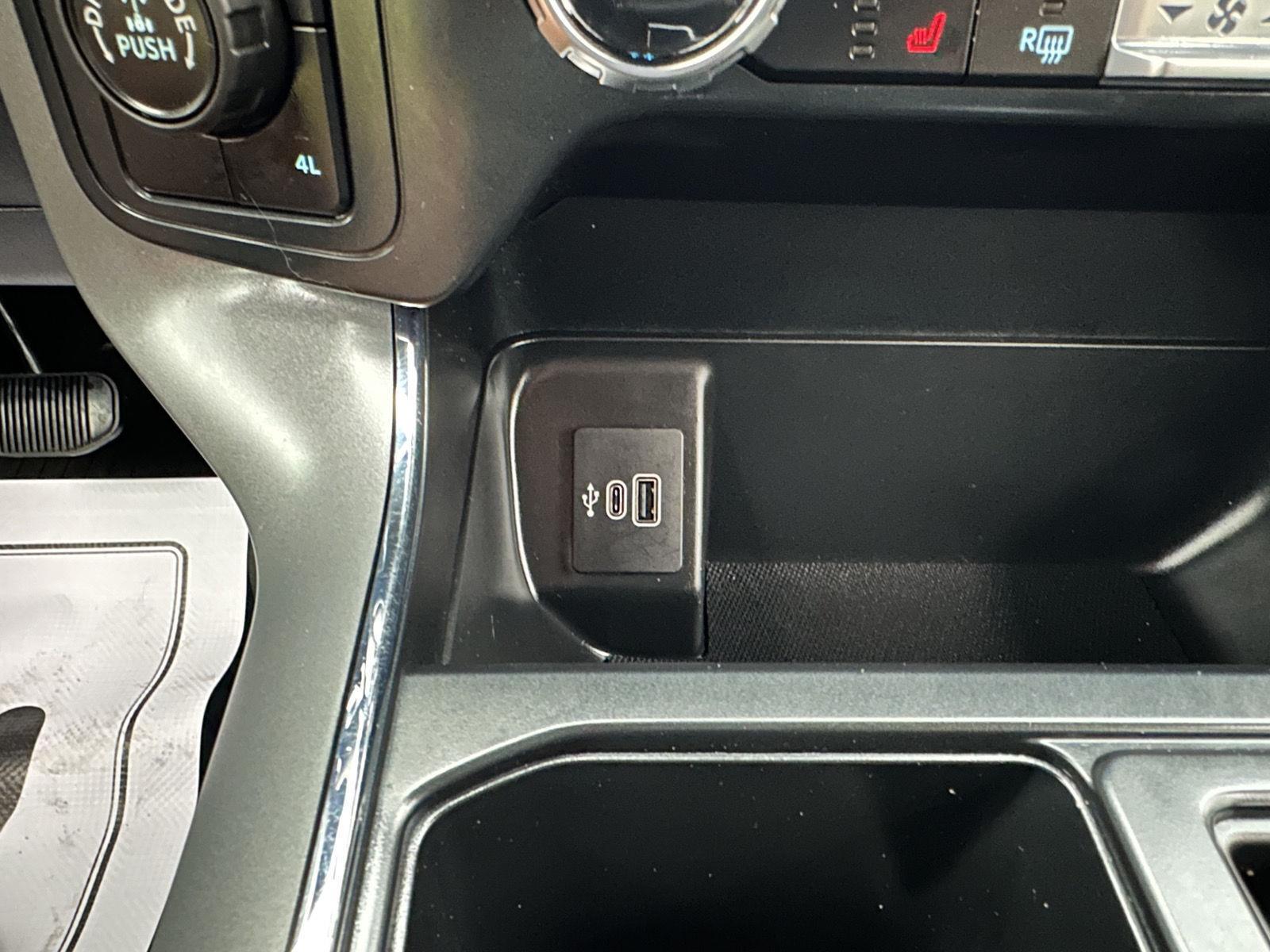 Vehicle photo 29