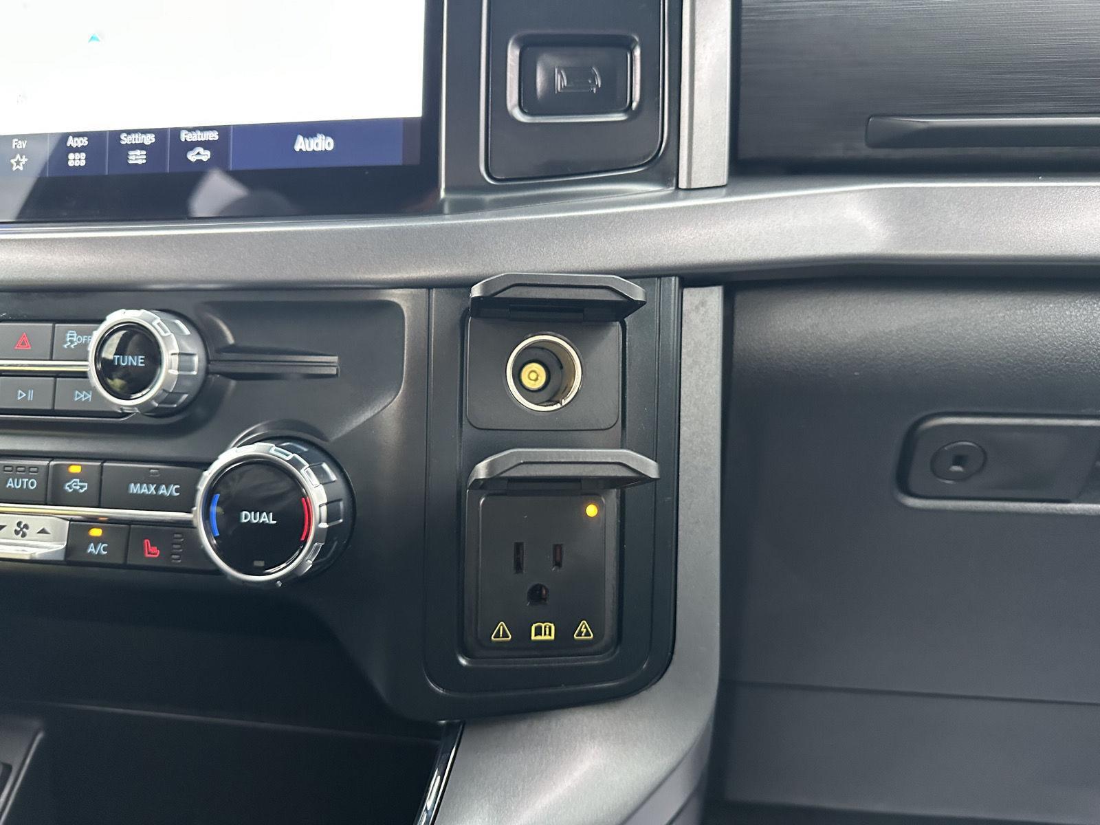 Vehicle photo 32