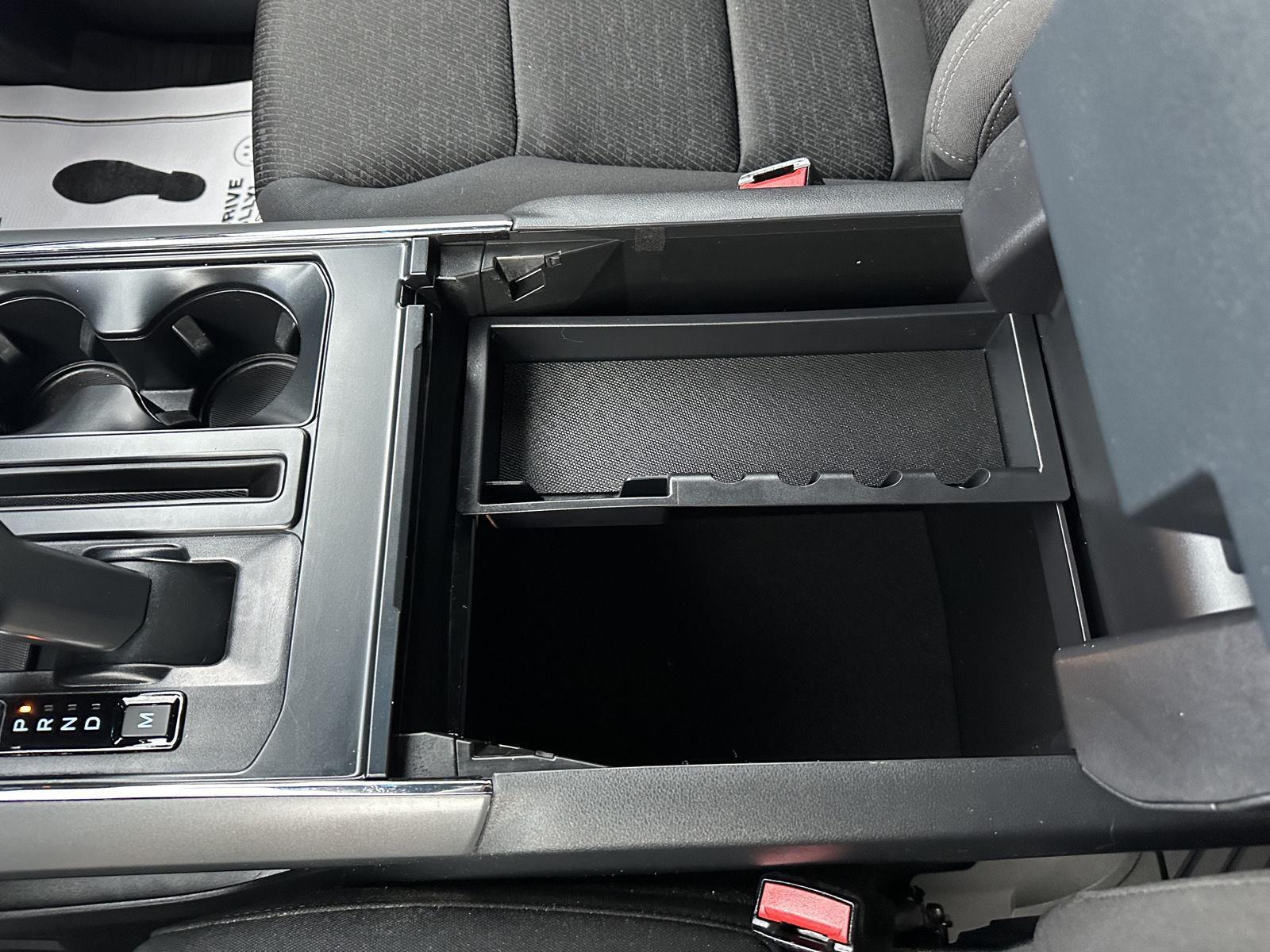 Vehicle photo 35