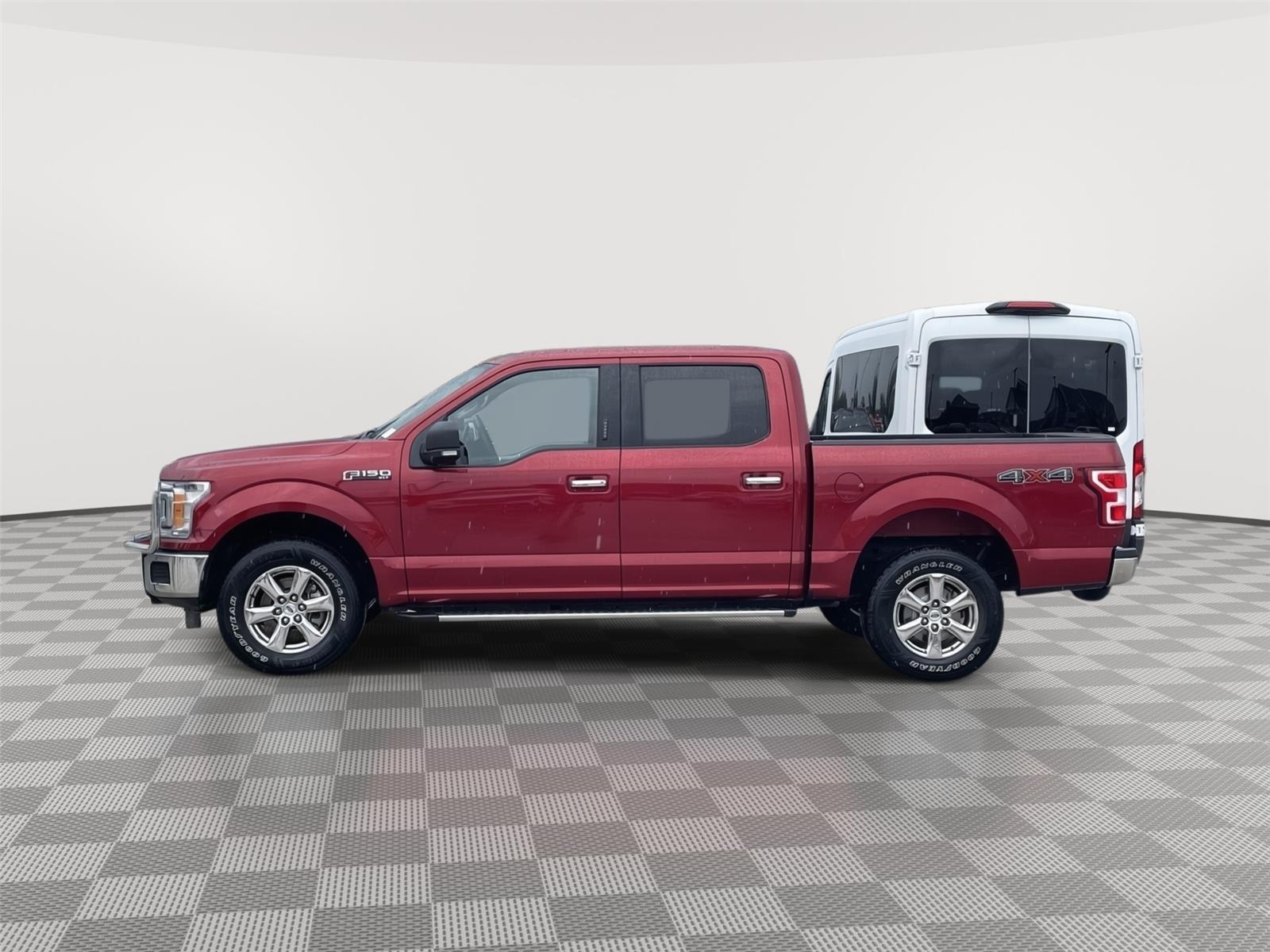 Vehicle photo 2