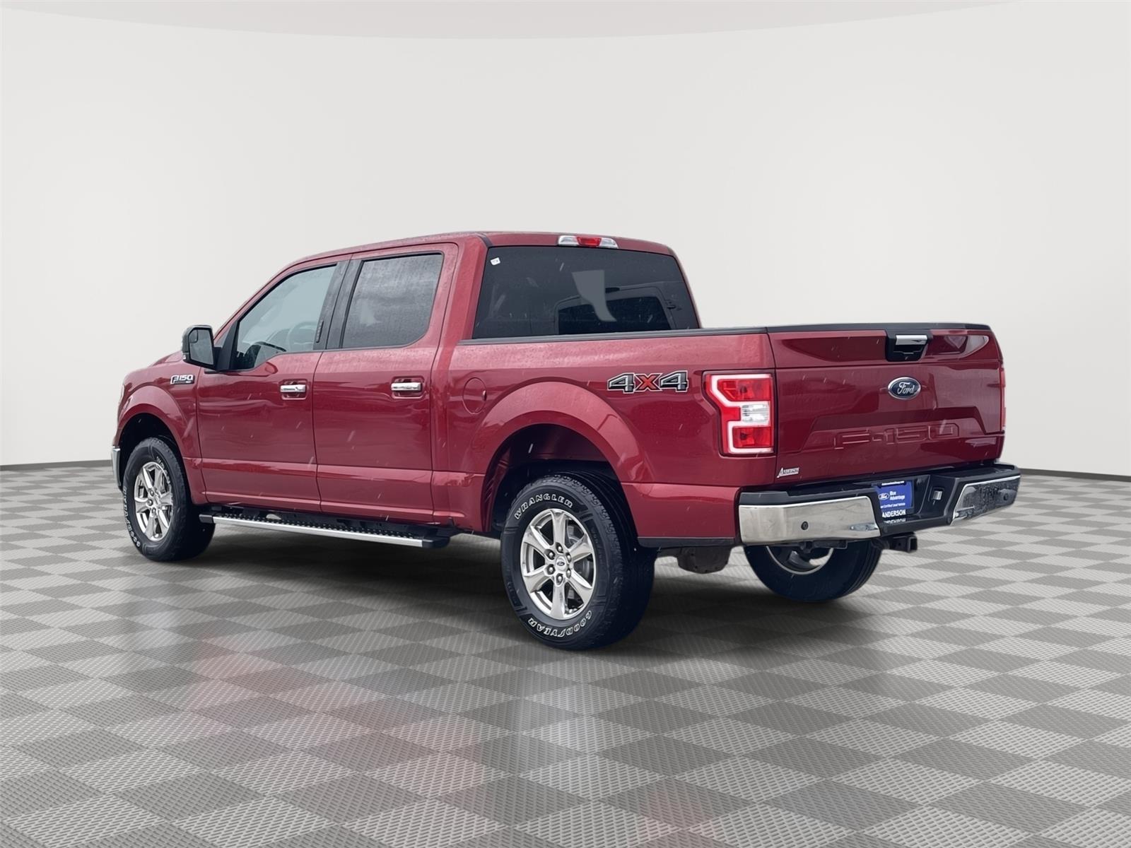 Vehicle photo 9