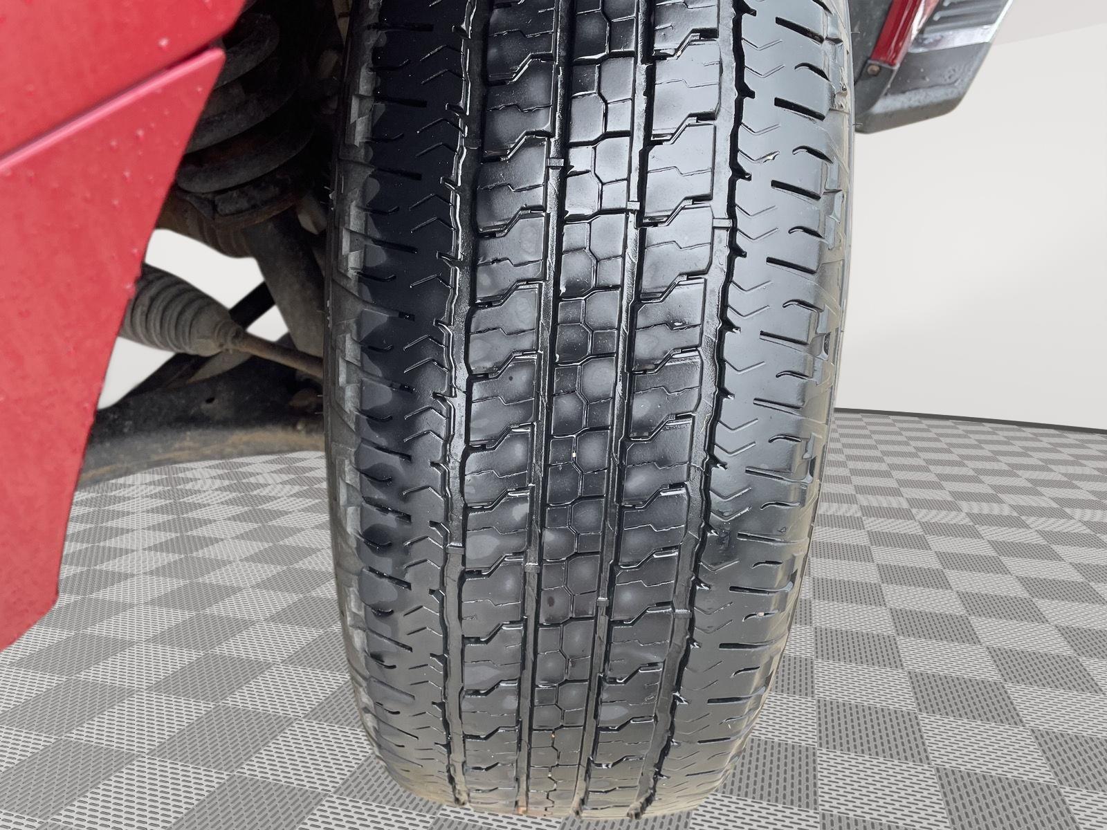 Vehicle photo 11