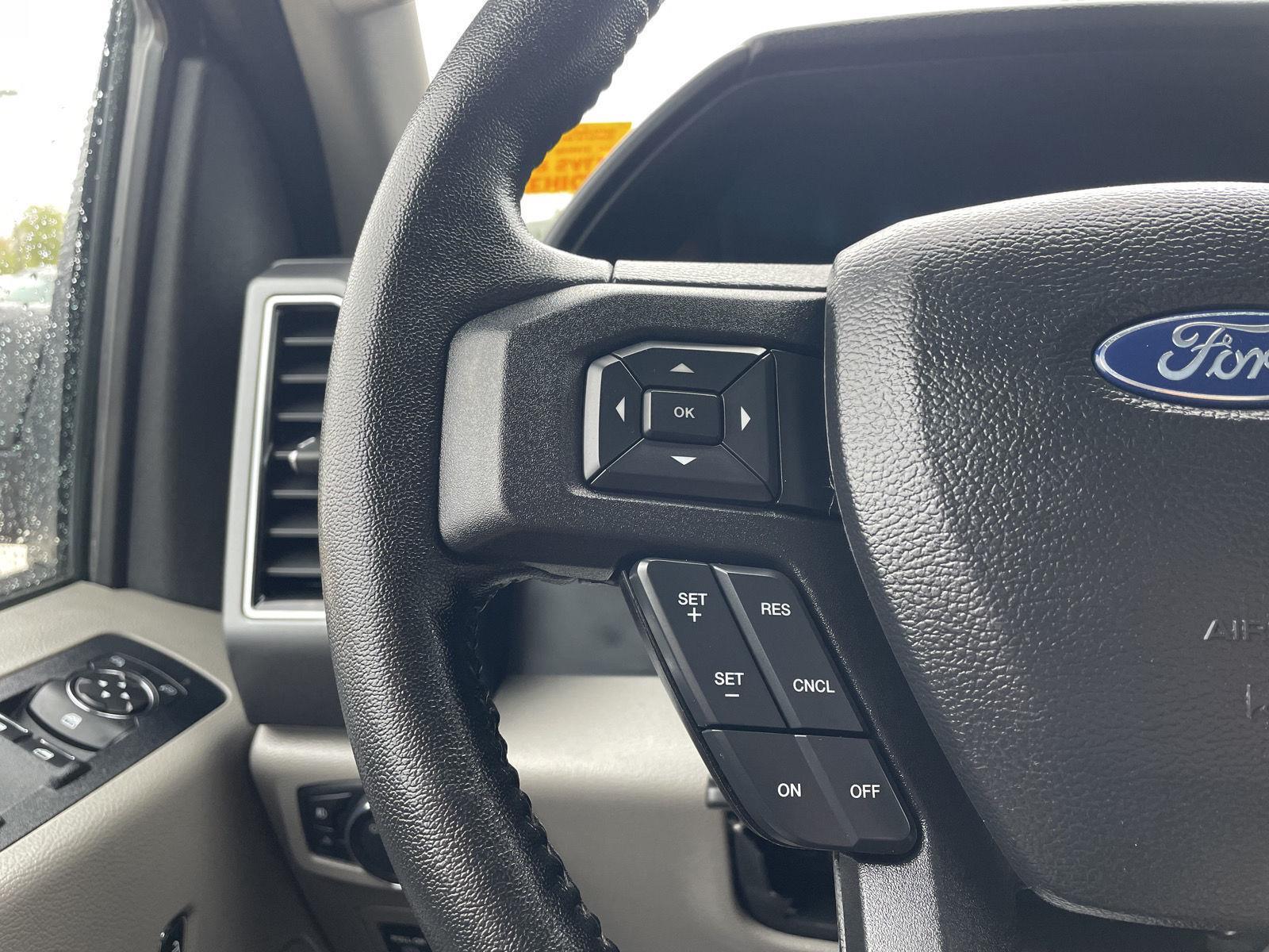 Vehicle photo 13