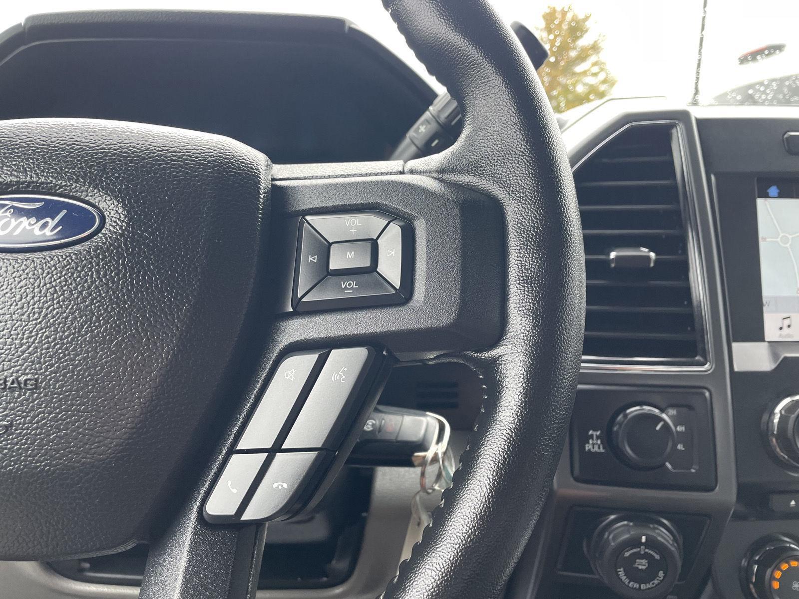 Vehicle photo 14
