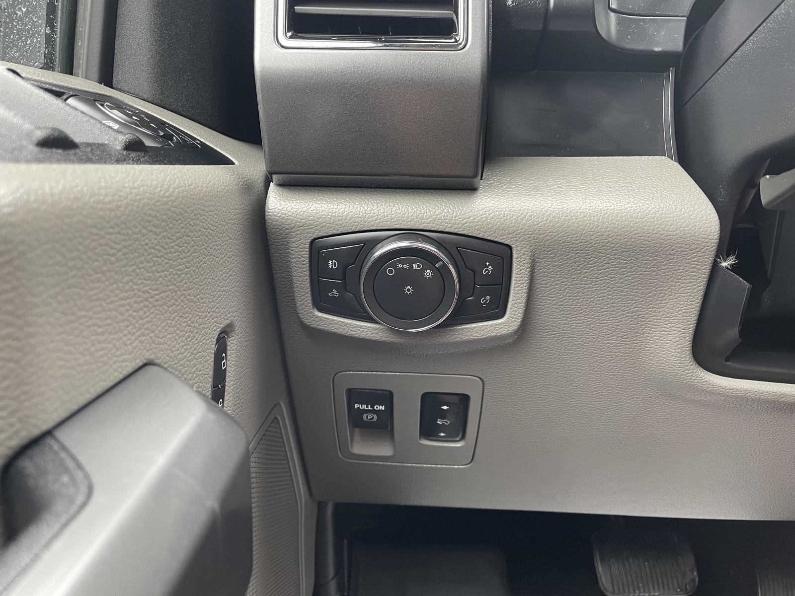 Vehicle photo 16