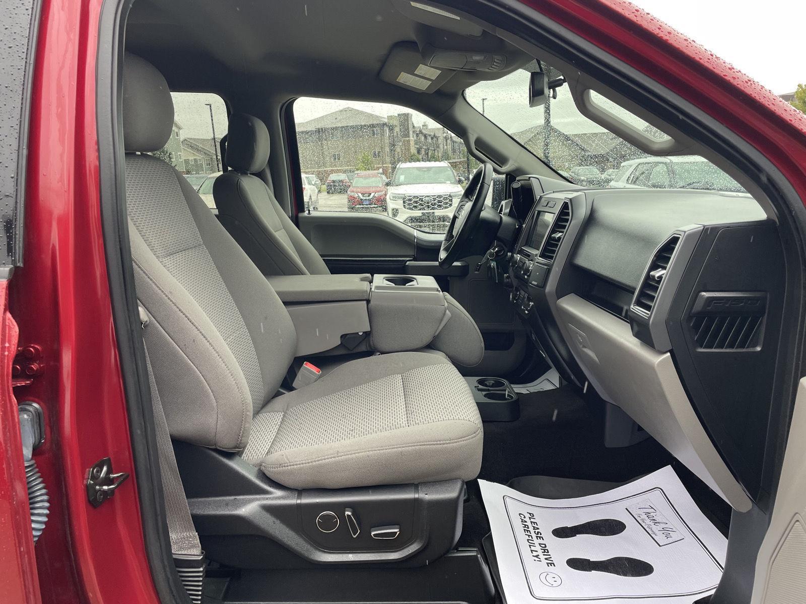 Vehicle photo 19