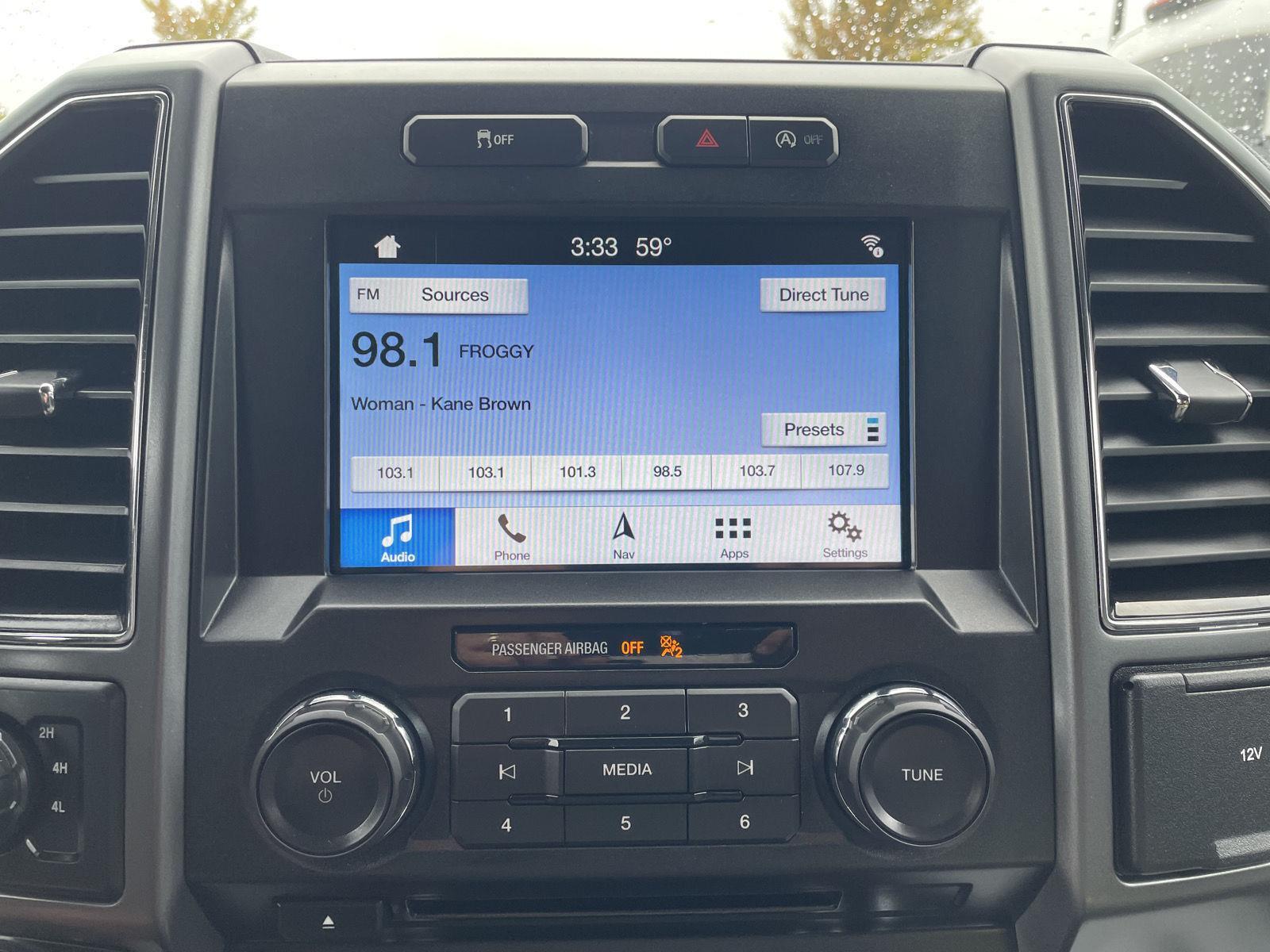 Vehicle photo 25