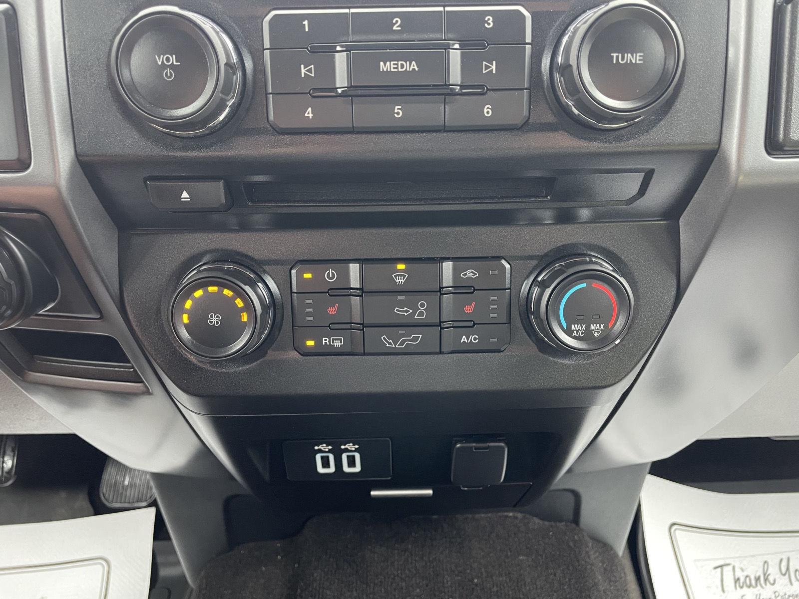 Vehicle photo 26