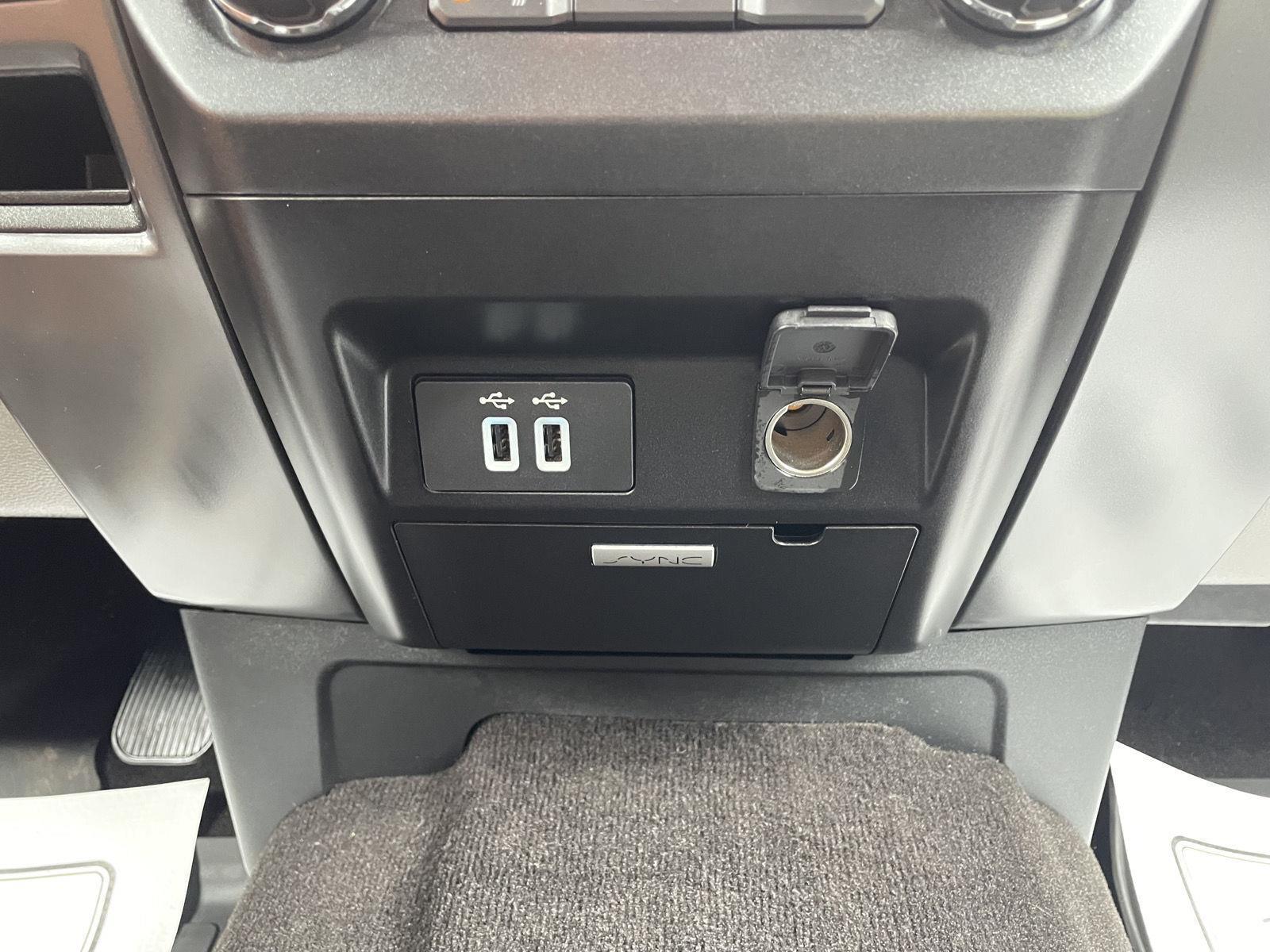 Vehicle photo 28