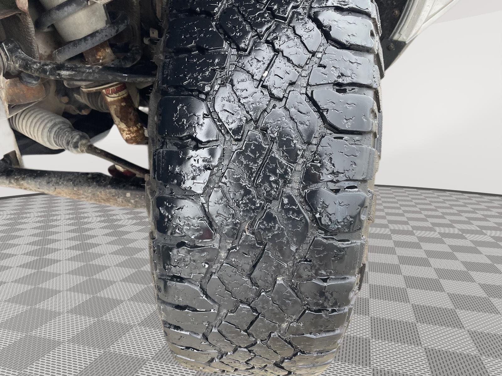 Vehicle photo 11