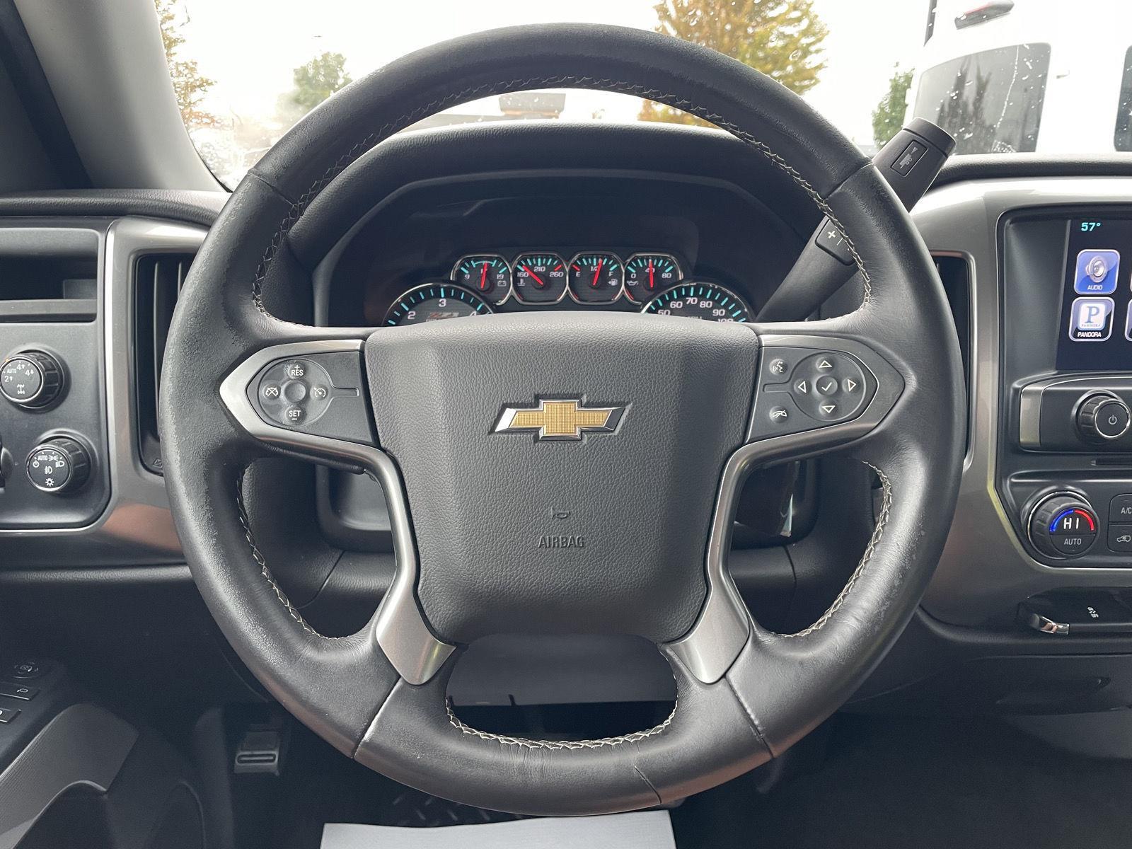 Vehicle photo 12