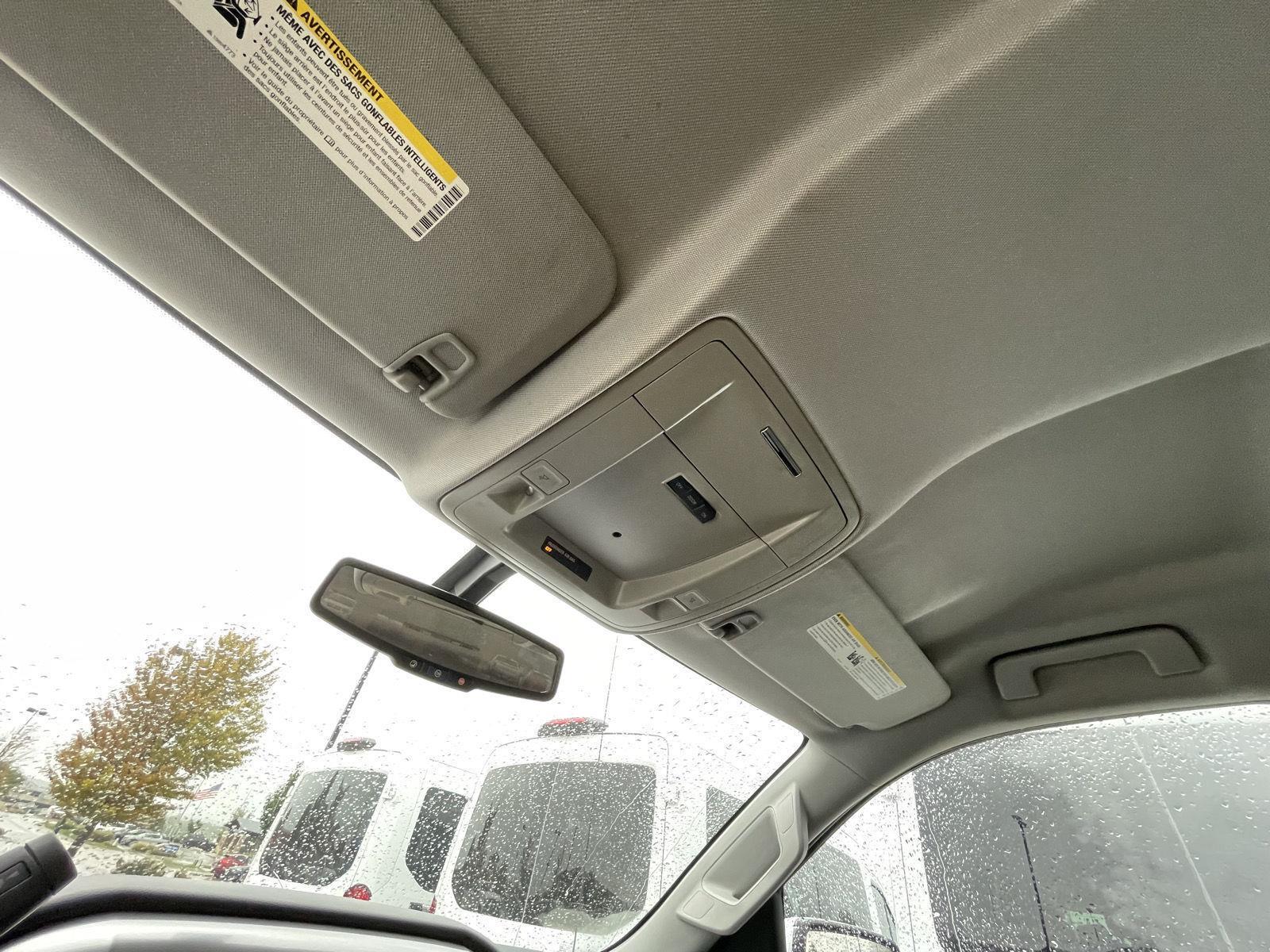 Vehicle photo 21